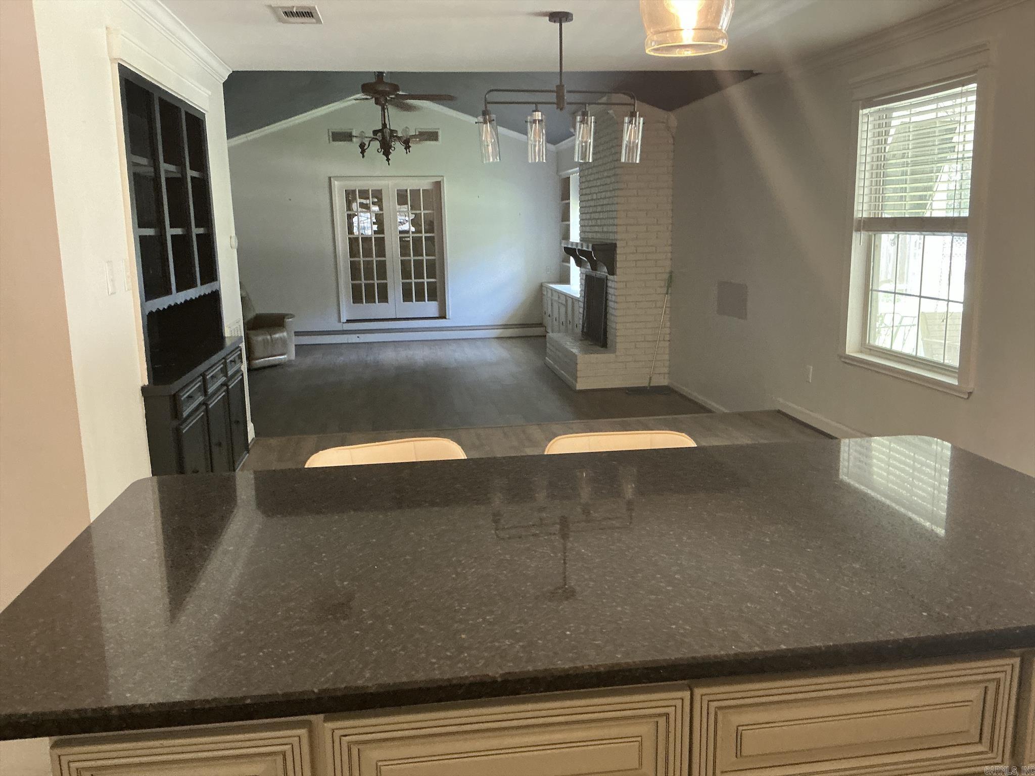 1005 Walnut Property Photo 16