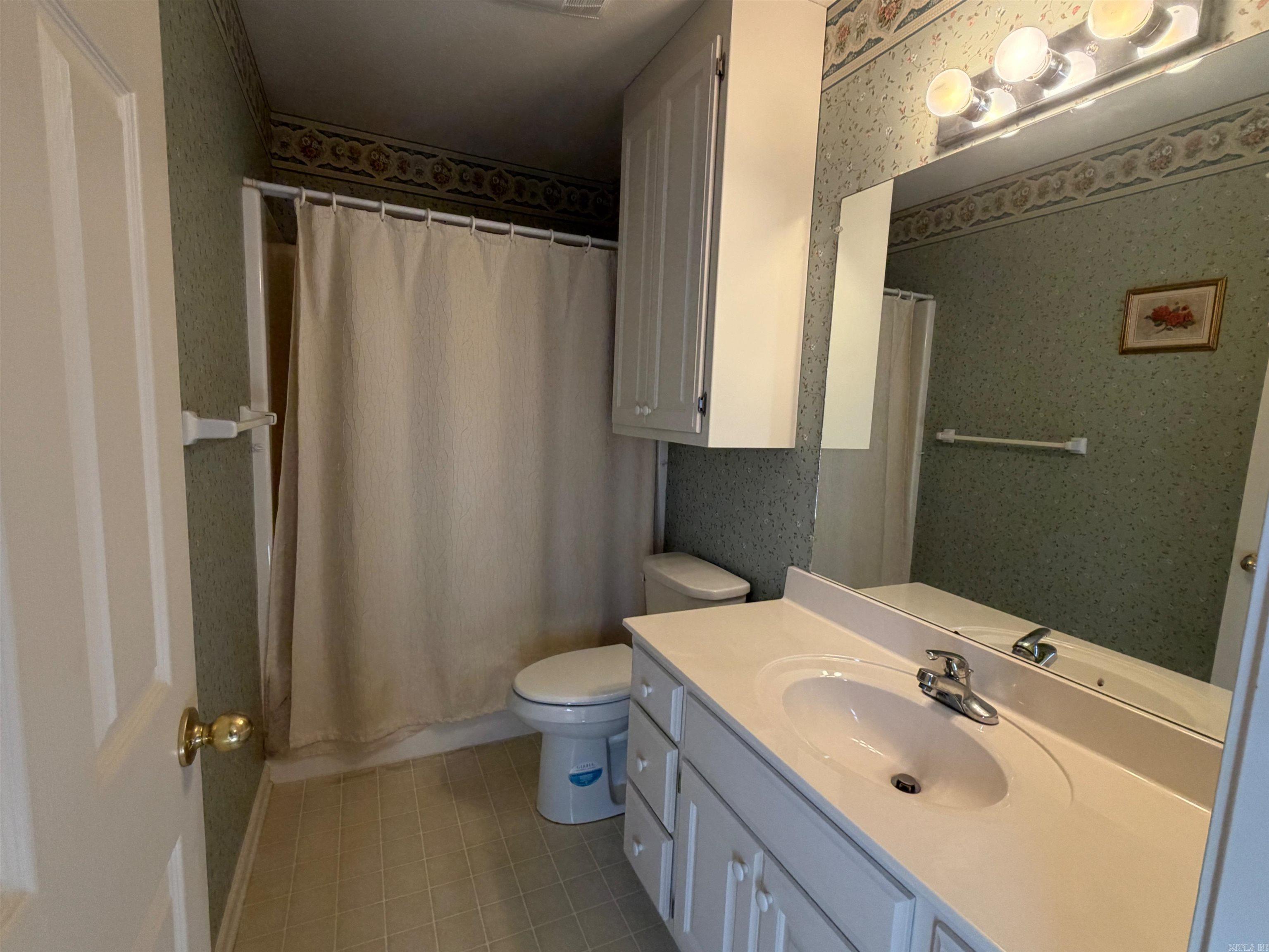 406 Village Drive Property Photo 6