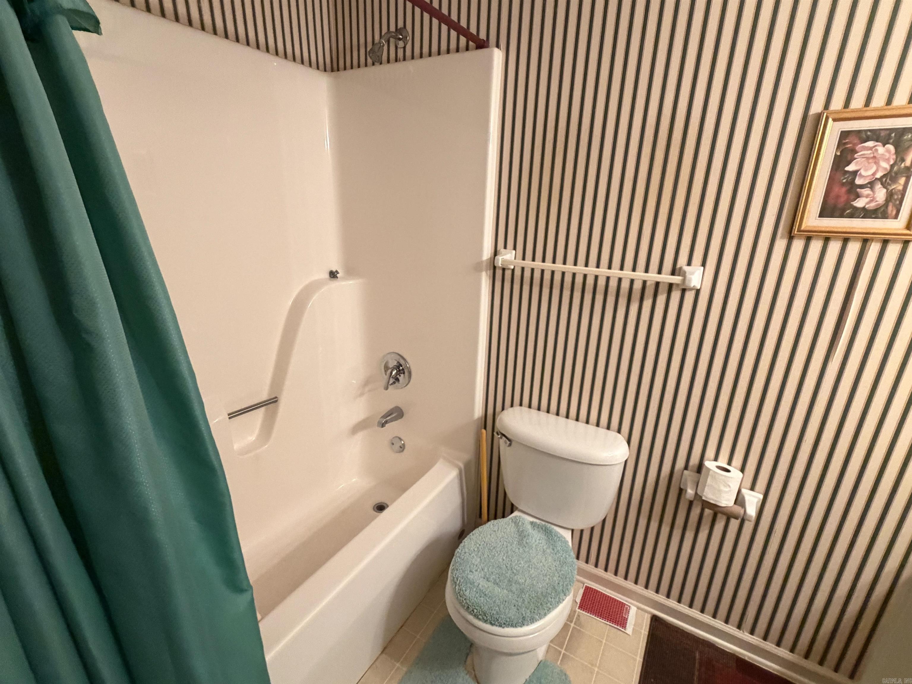 406 Village Drive Property Photo 9
