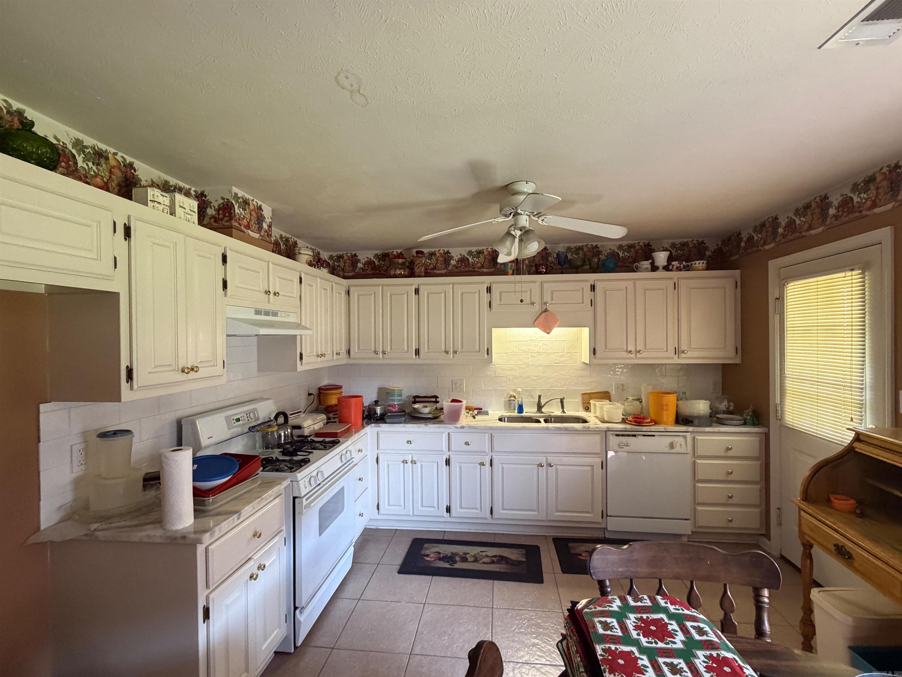 406 Village Drive Property Photo 13