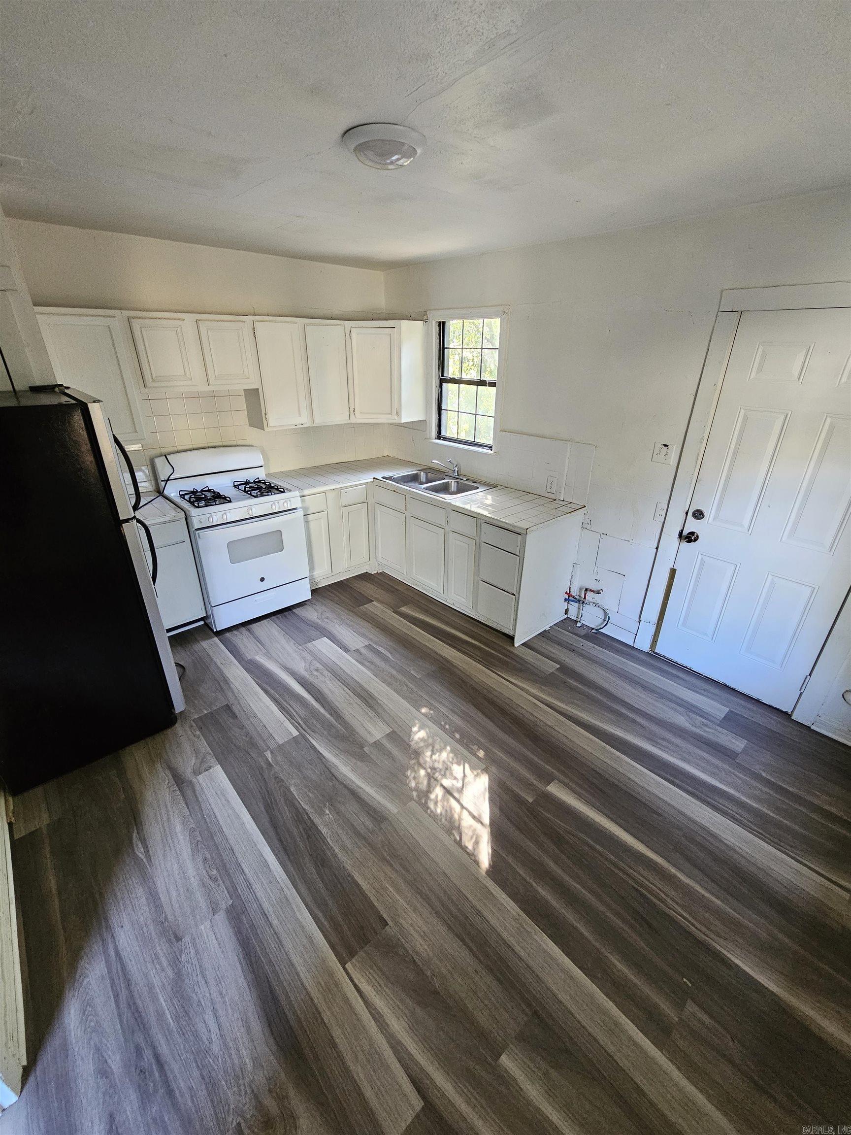 2804 Lincoln Avenue Property Photo 4