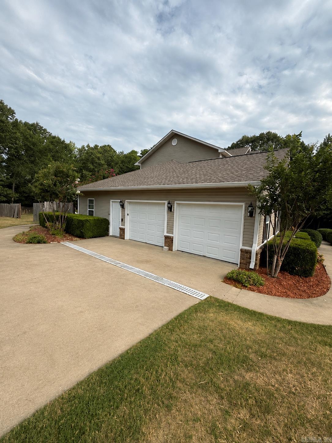 510 Timber Ridge Cir Property Photo 3