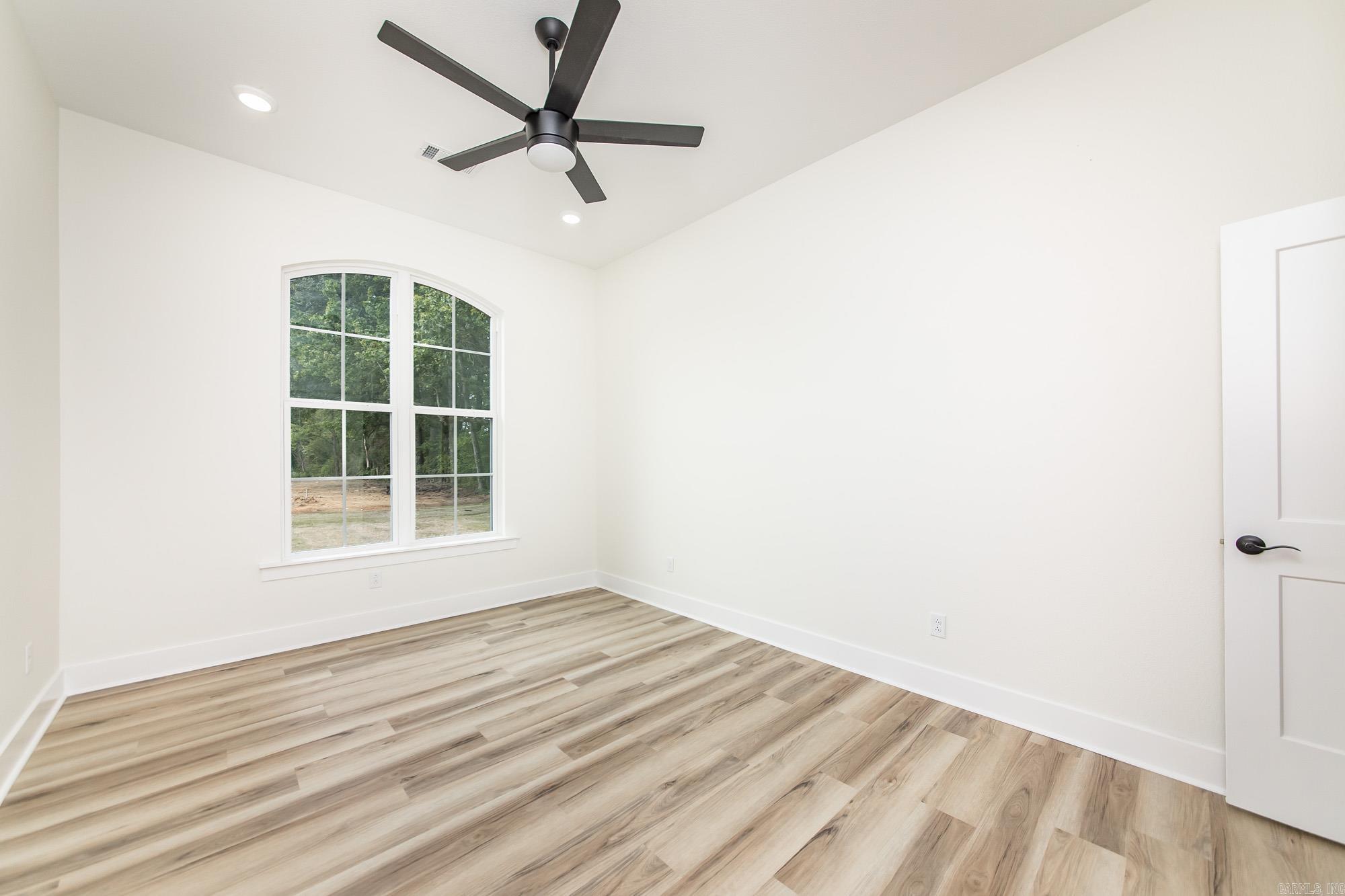 38 Libra Lane Property Photo 29