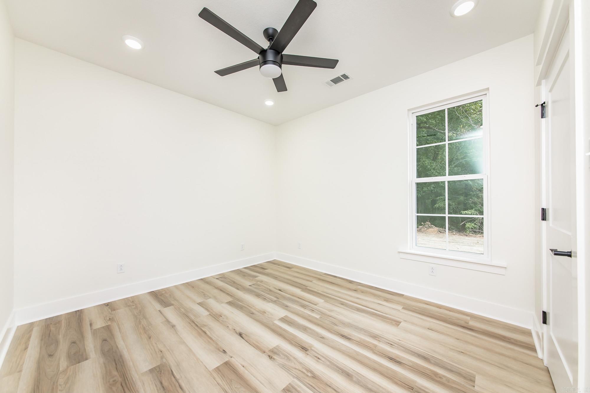38 Libra Lane Property Photo 32
