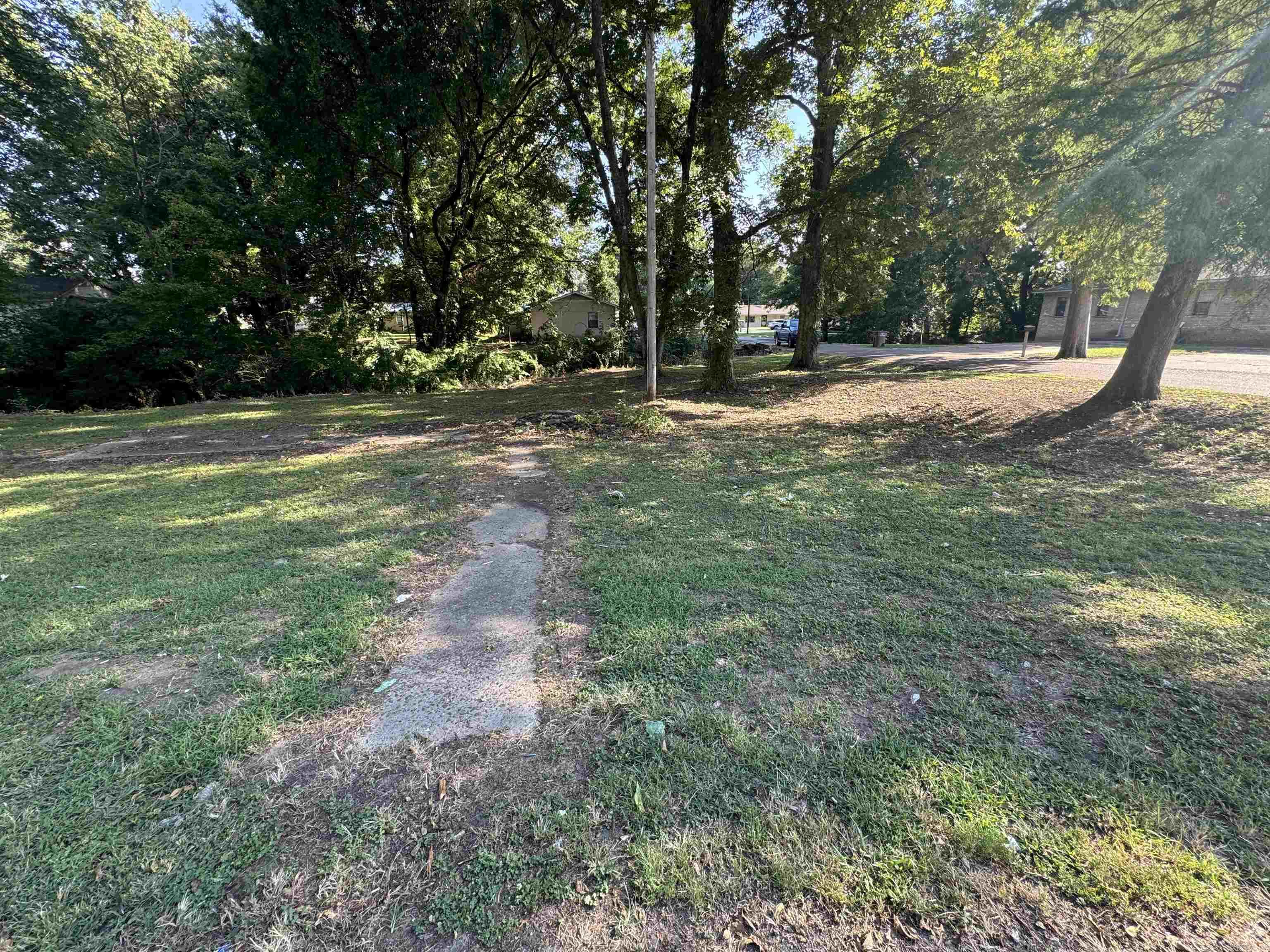 327 Canal Ave E Property Photo 2