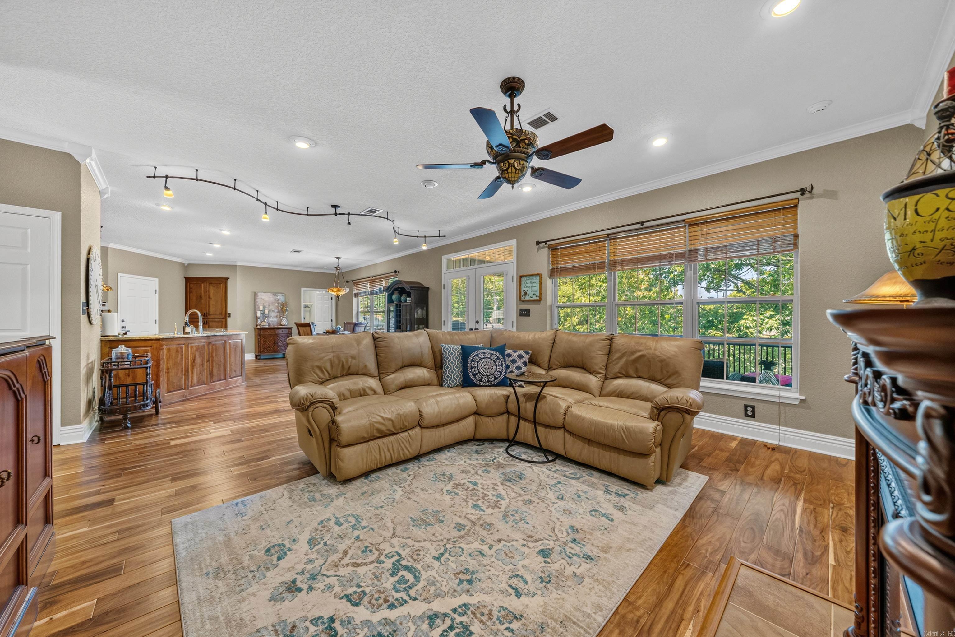 165 Paddock Point Property Photo 7