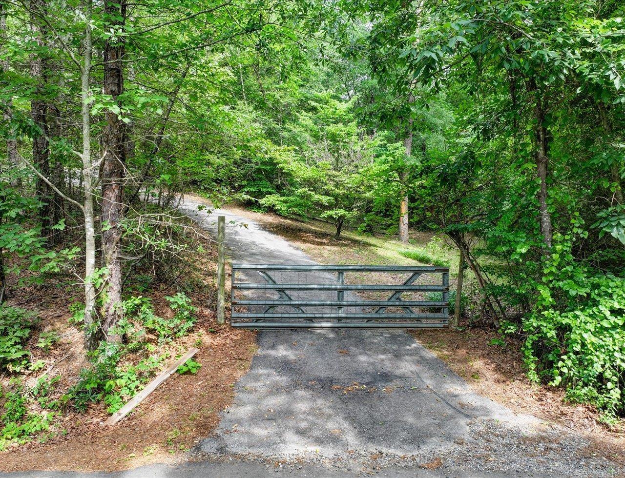 249 & 250 River Drive Property Photo 17