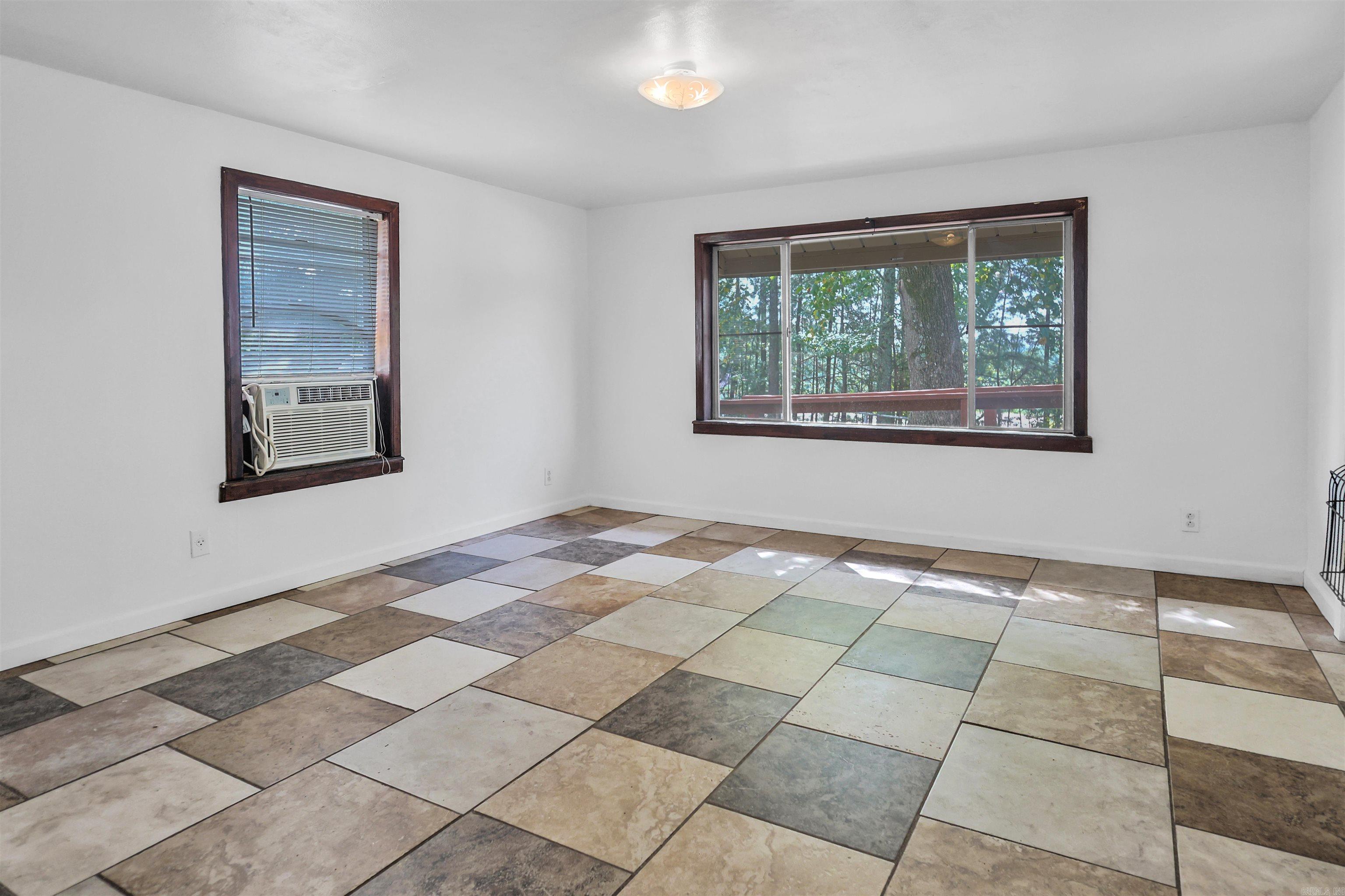 735 S 6th Street Property Photo 11