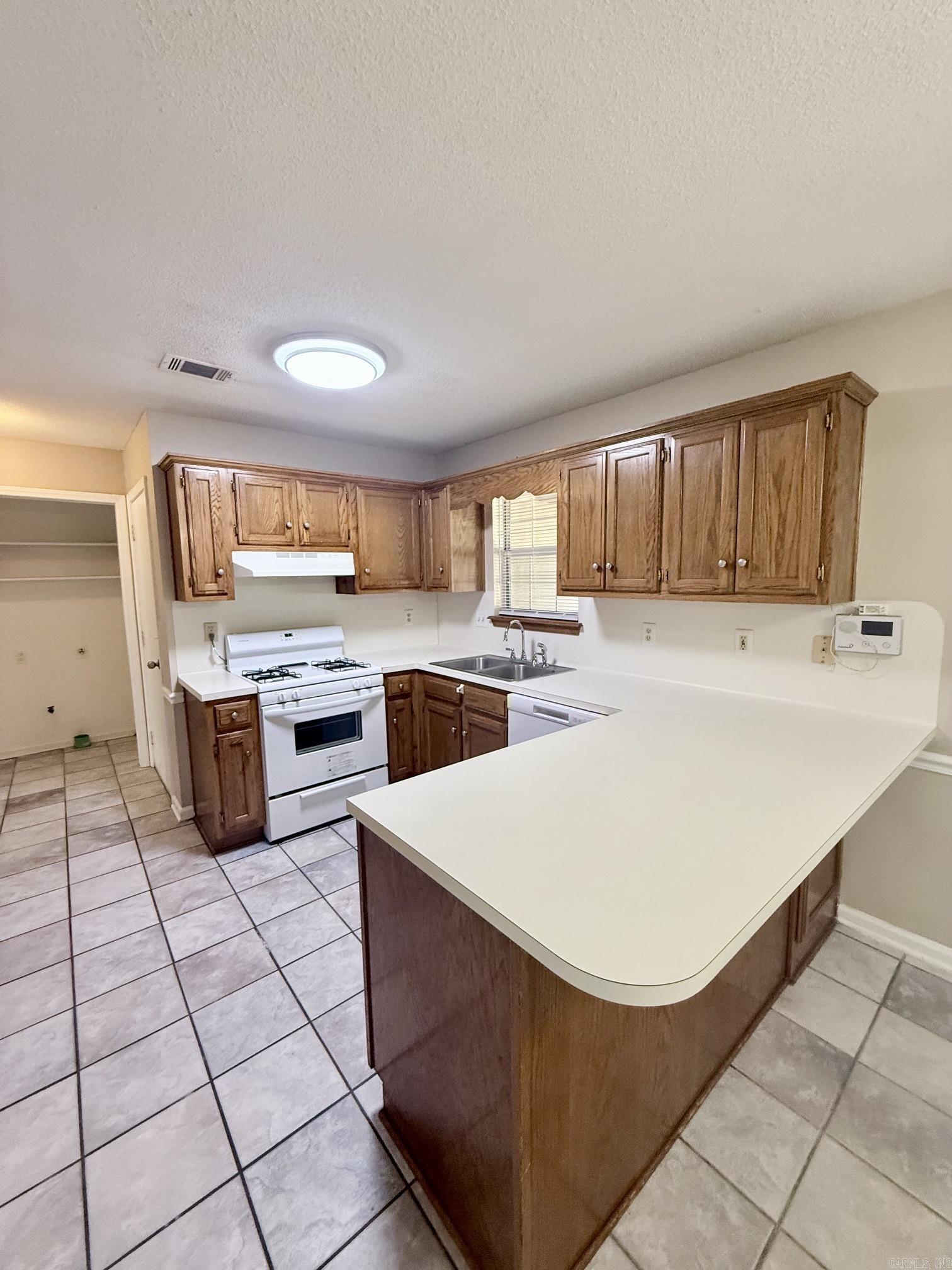 29 Burns Drive Property Photo 6
