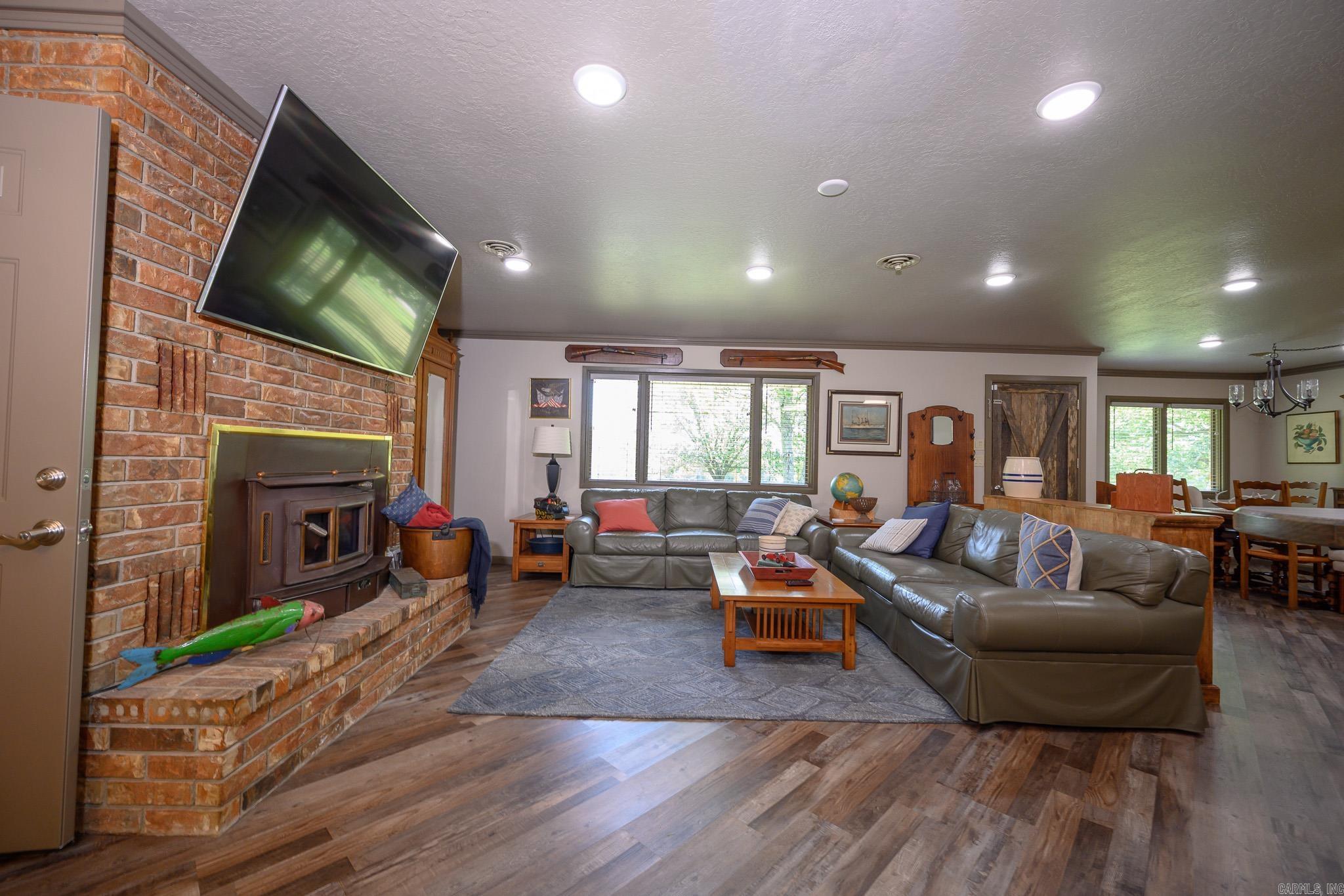 4050 Highway 71 Property Photo 9