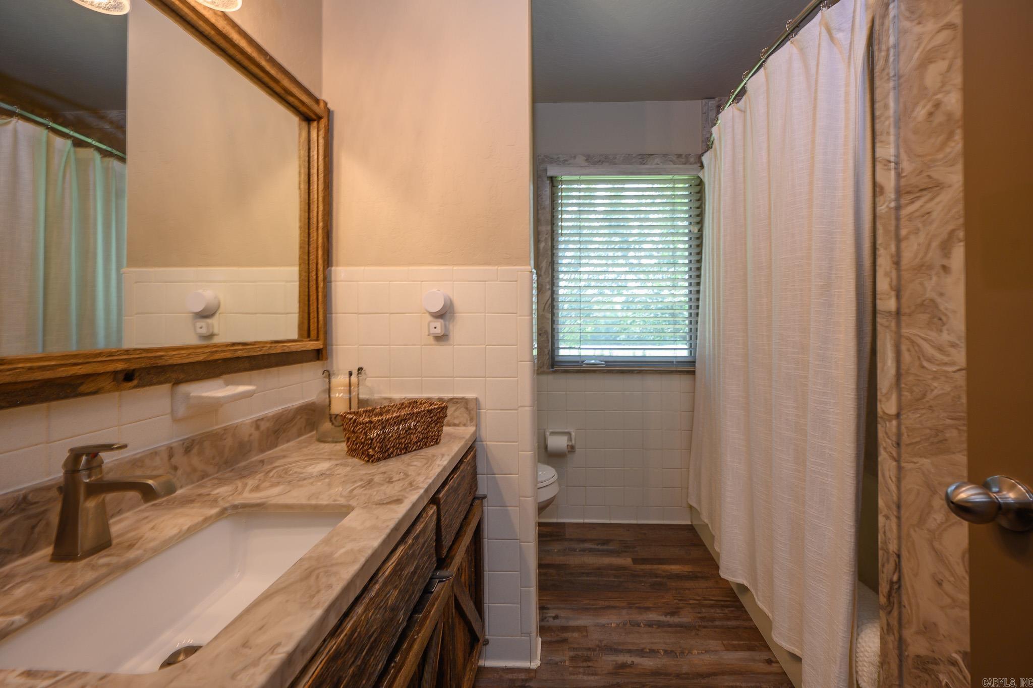 4050 Highway 71 Property Photo 14