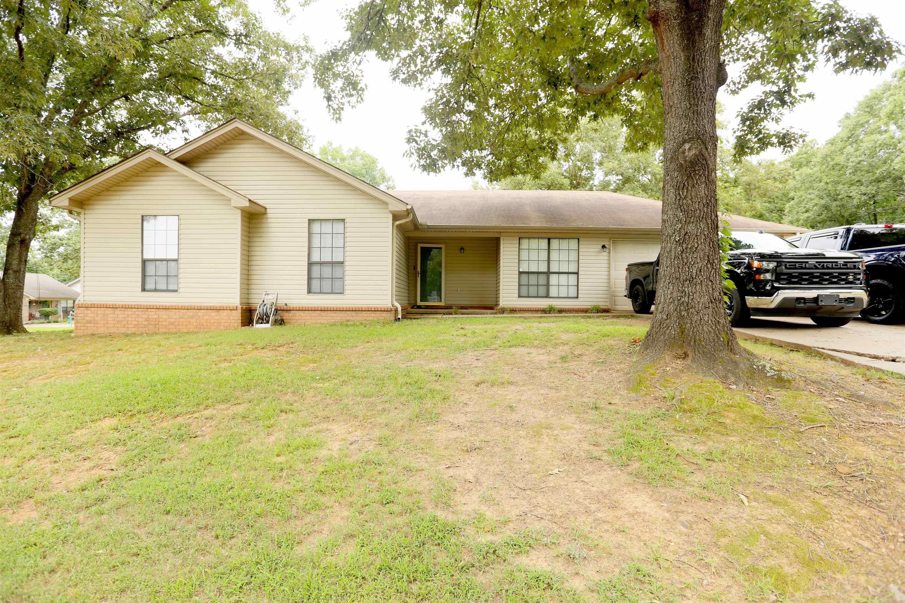 1 Deer Creek Cove