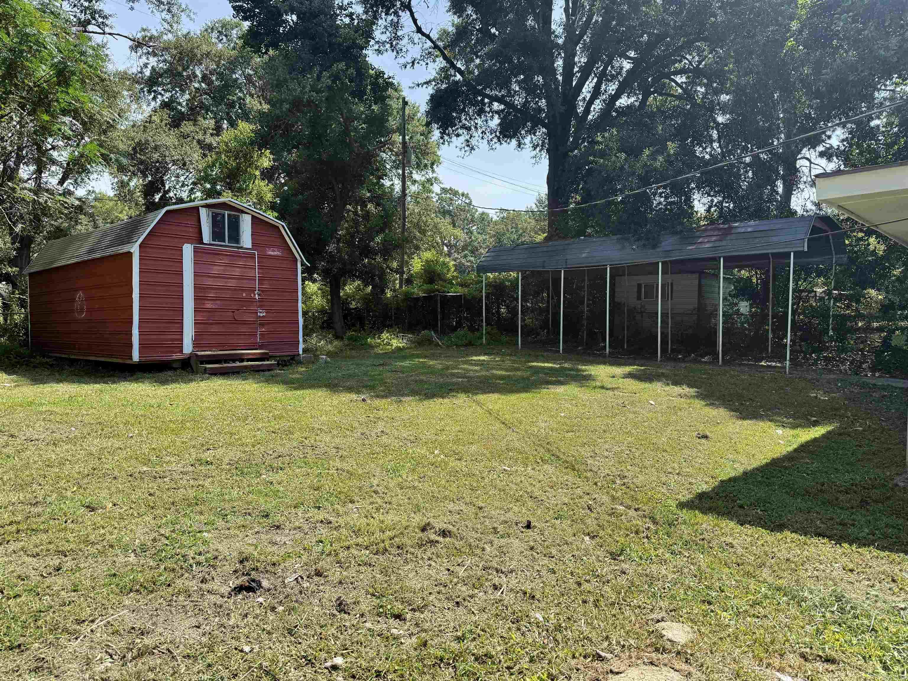 2202 Helena St Property Photo 2