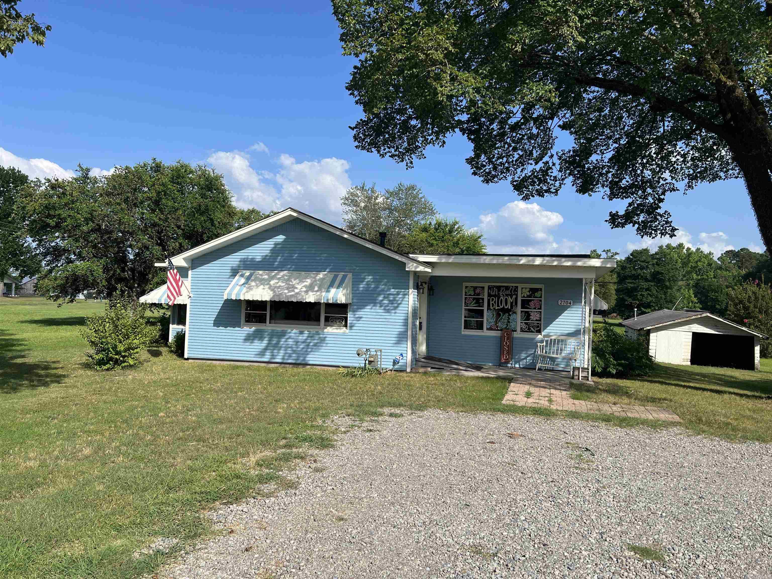 2704 N Highway 229 Property Photo 1