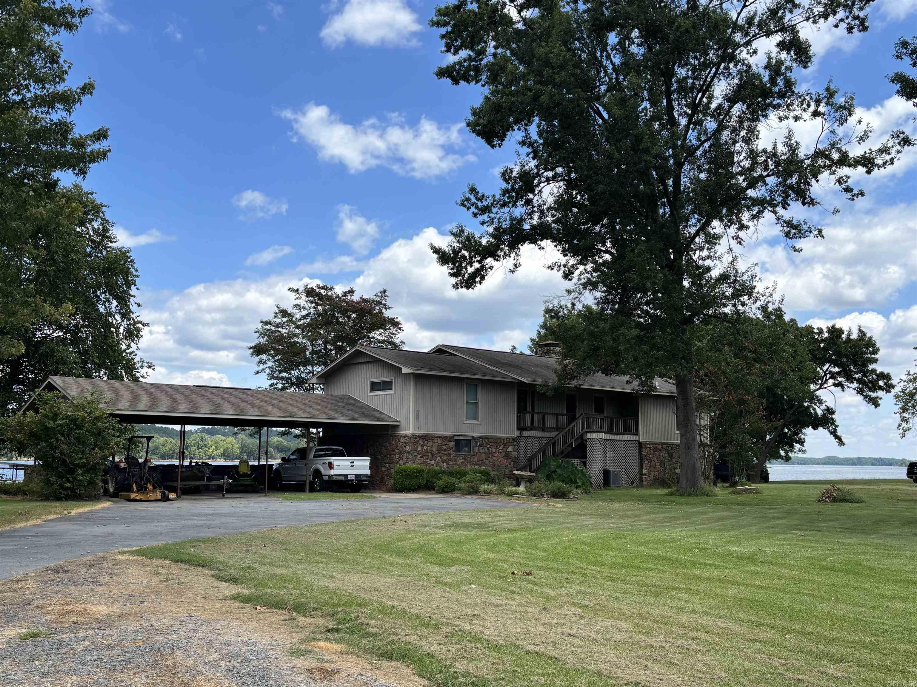 7517 Beck Road Property Photo 2