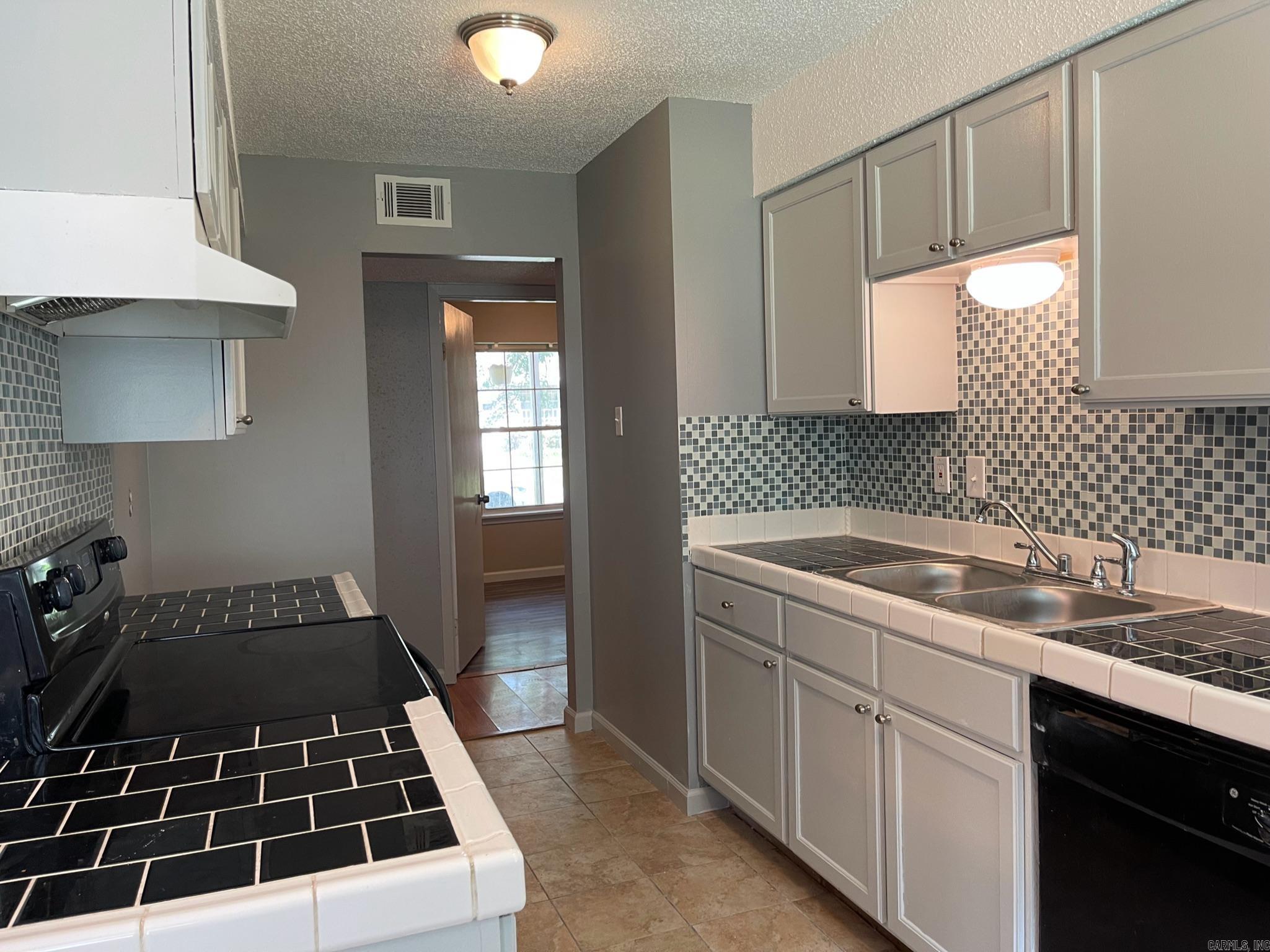 20 Creekdale Drive Property Photo 8