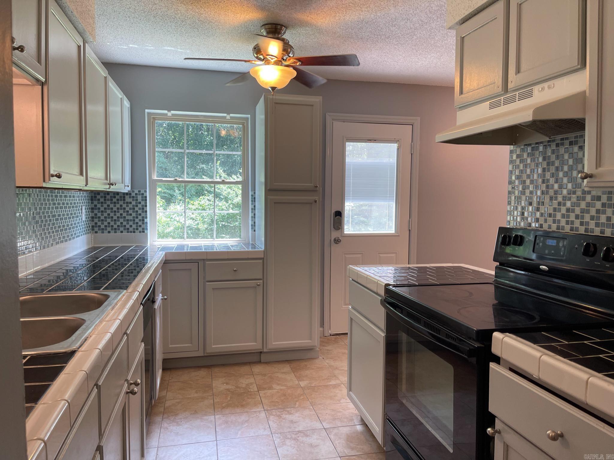 20 Creekdale Drive Property Photo 10