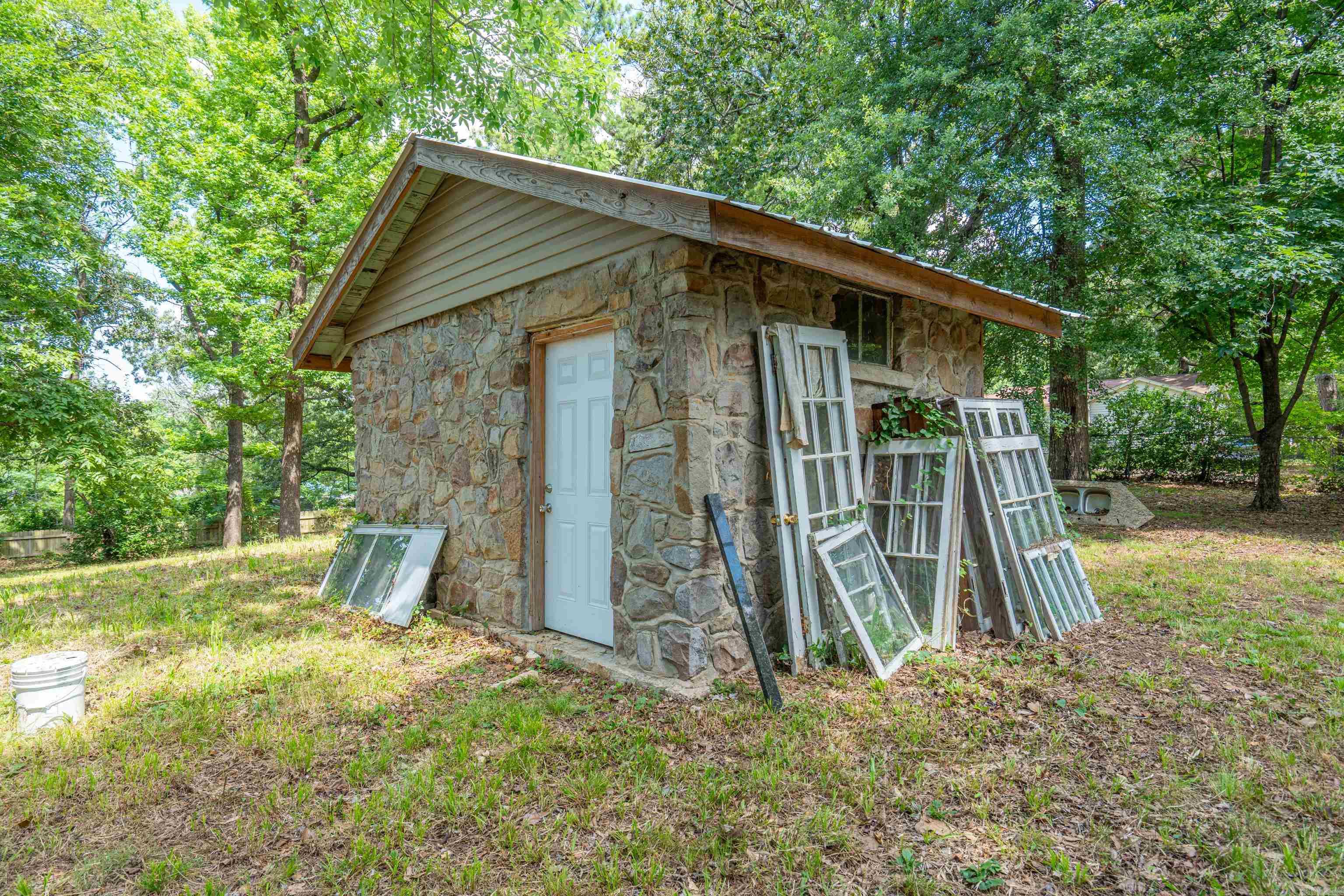 209 Avery Street Property Photo 15