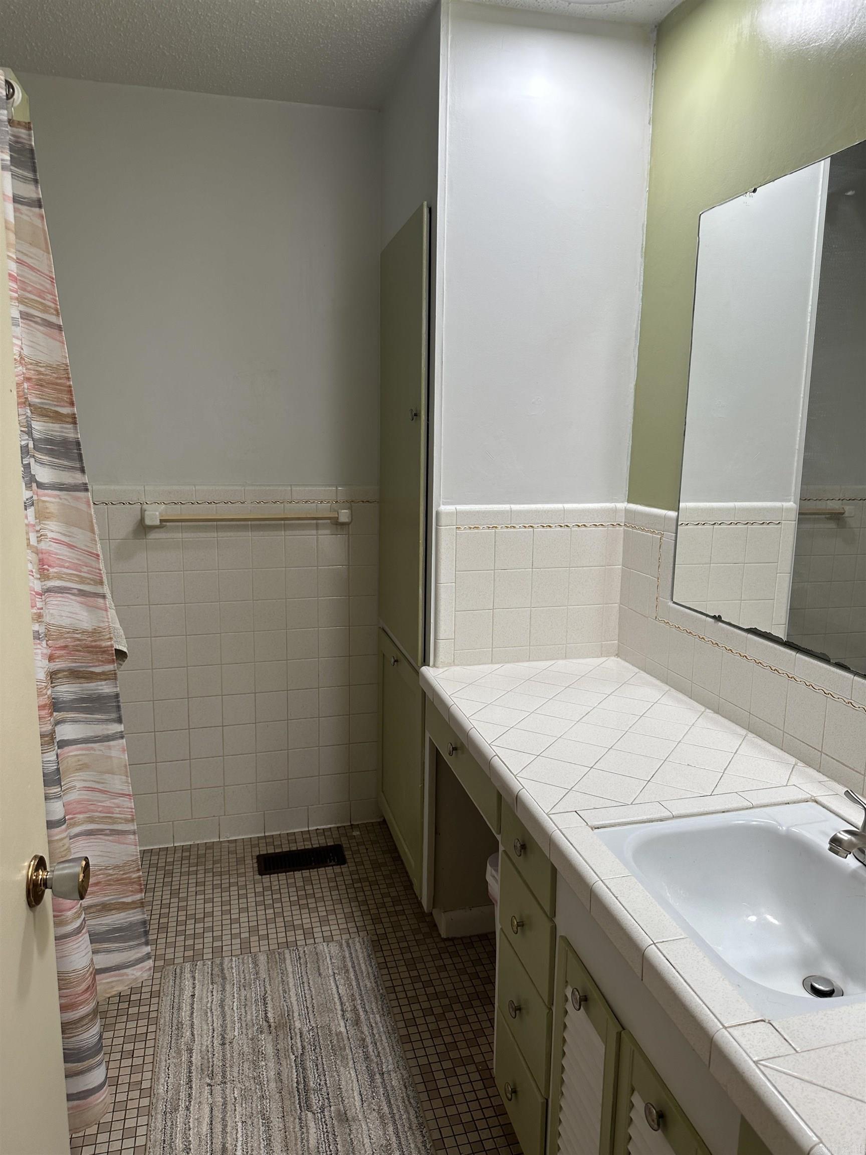 1201 Magnolia Drive Property Photo 14