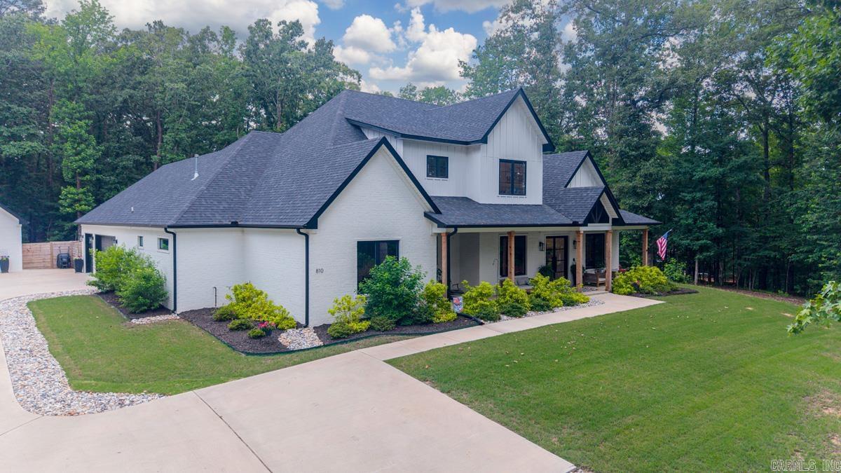 810 Caddo Drive Property Photo 3