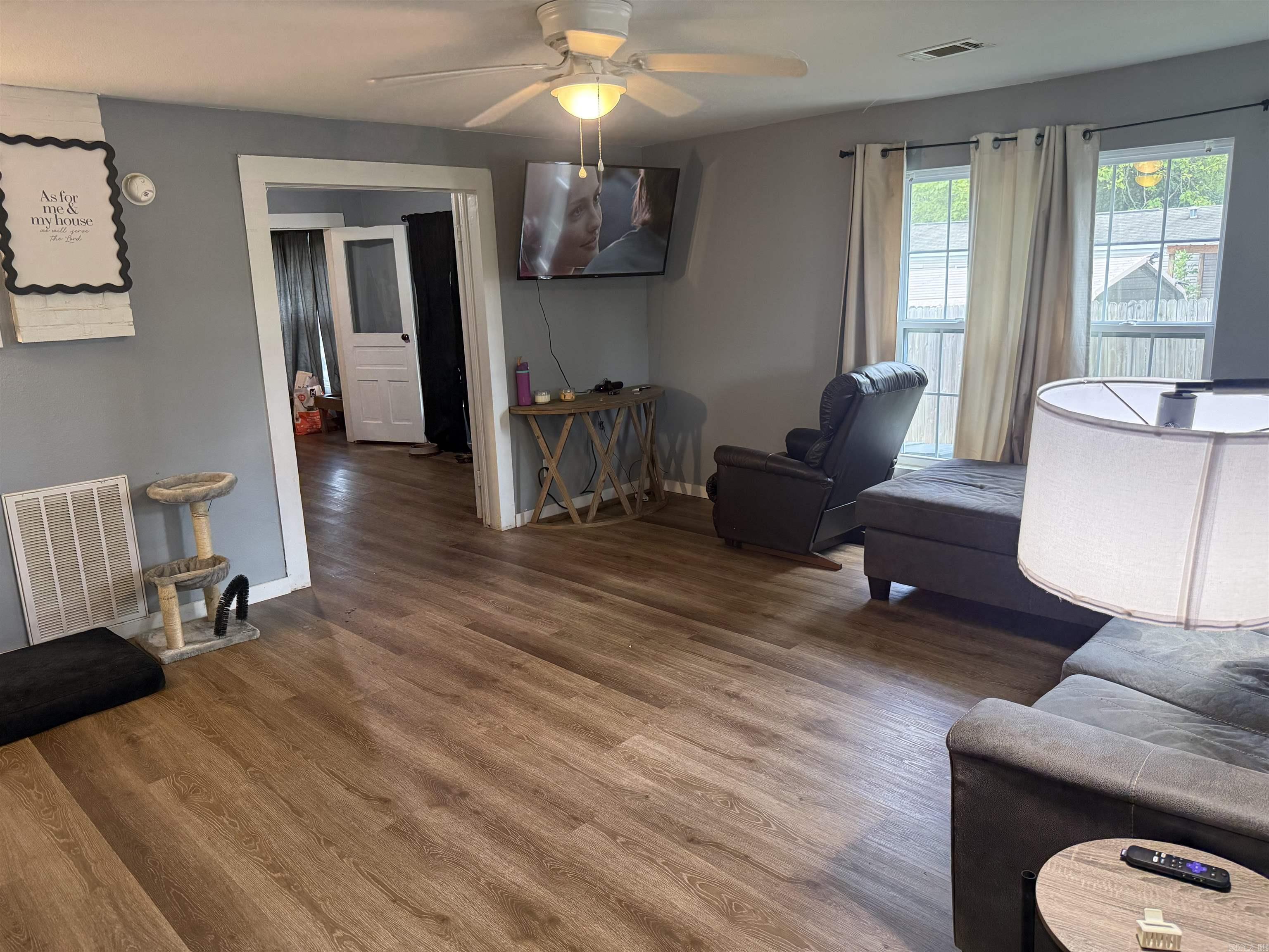 69 College Street Property Photo 2