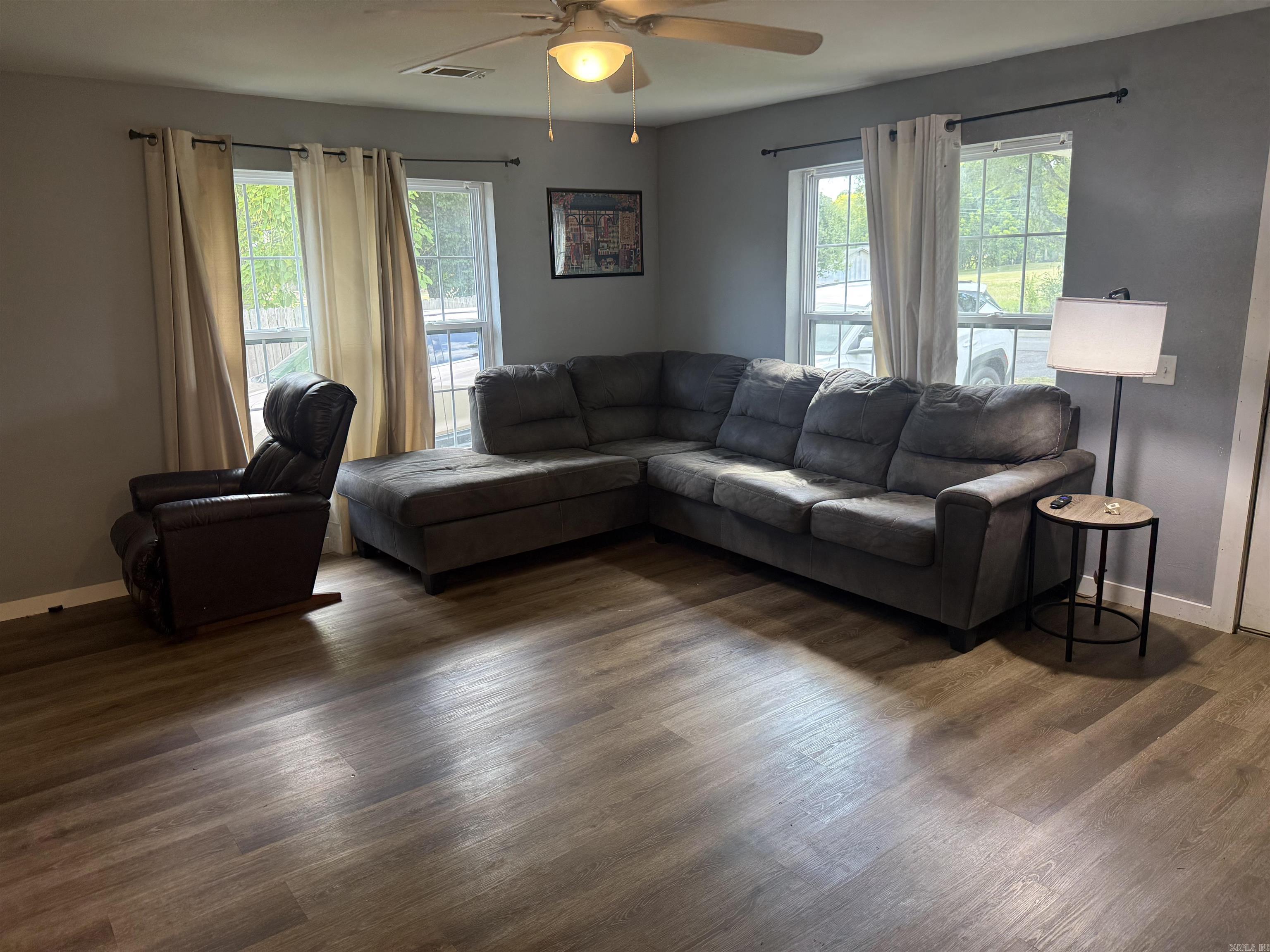 69 College Street Property Photo 4