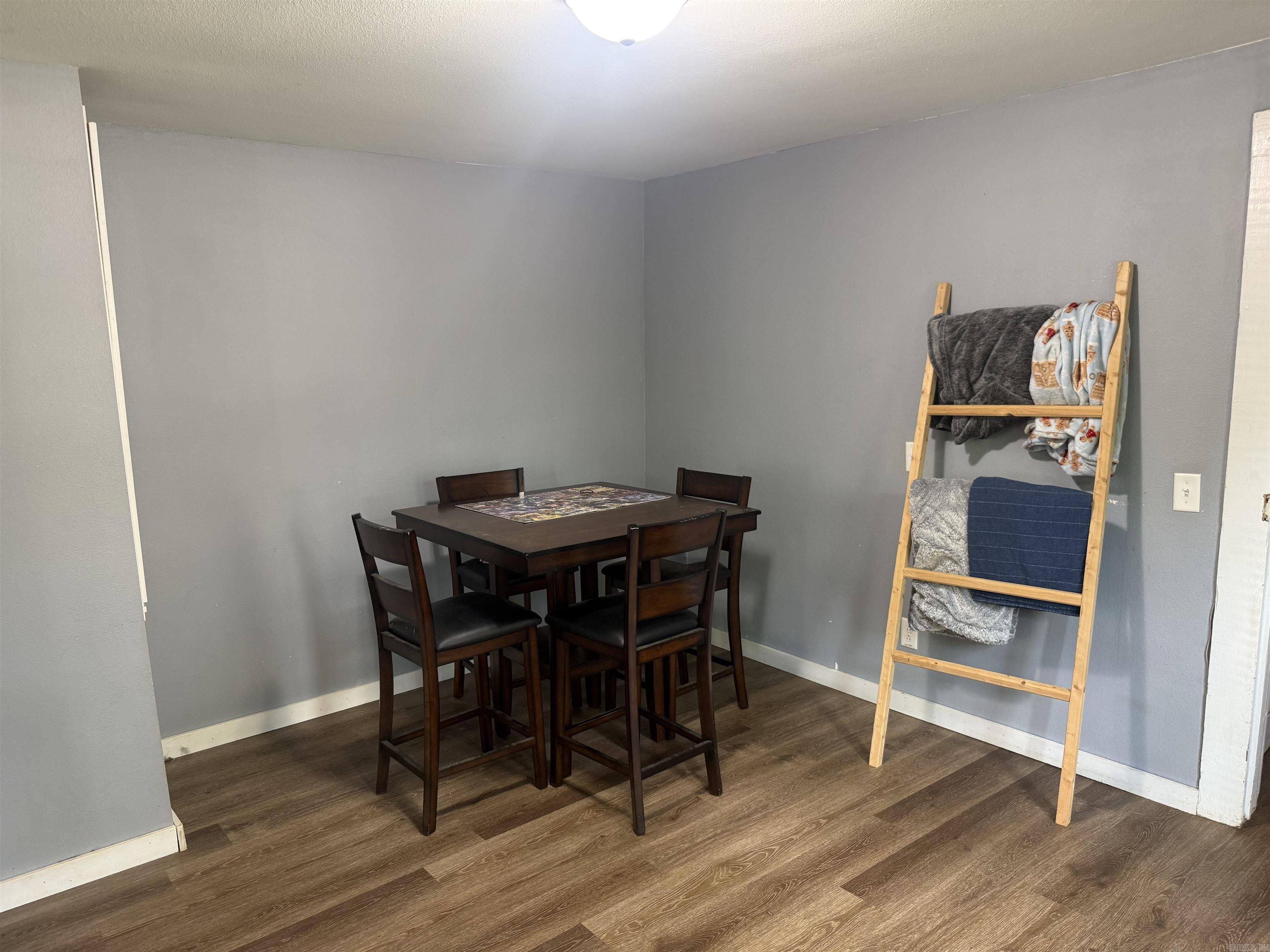 69 College Street Property Photo 5