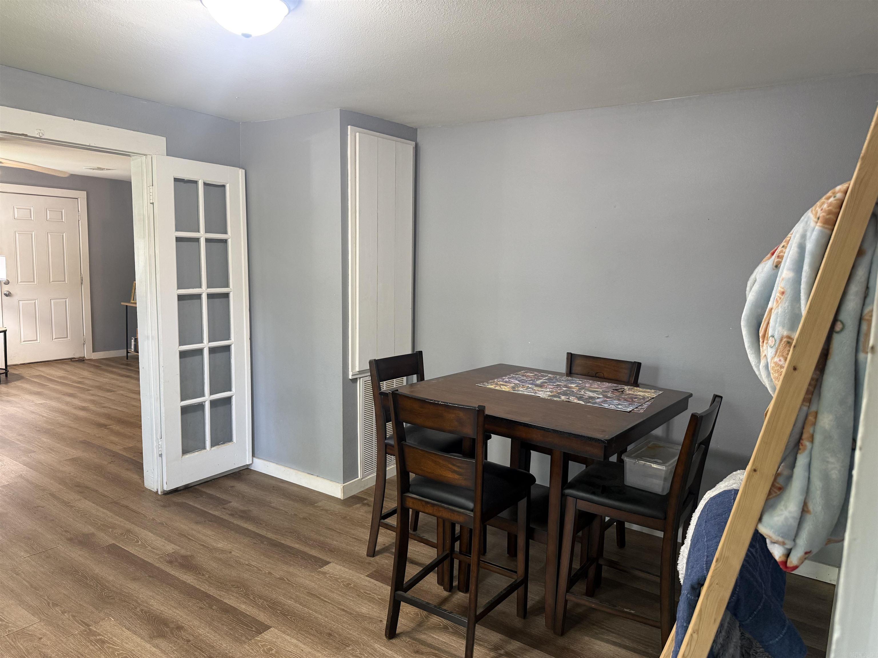 69 College Street Property Photo 6