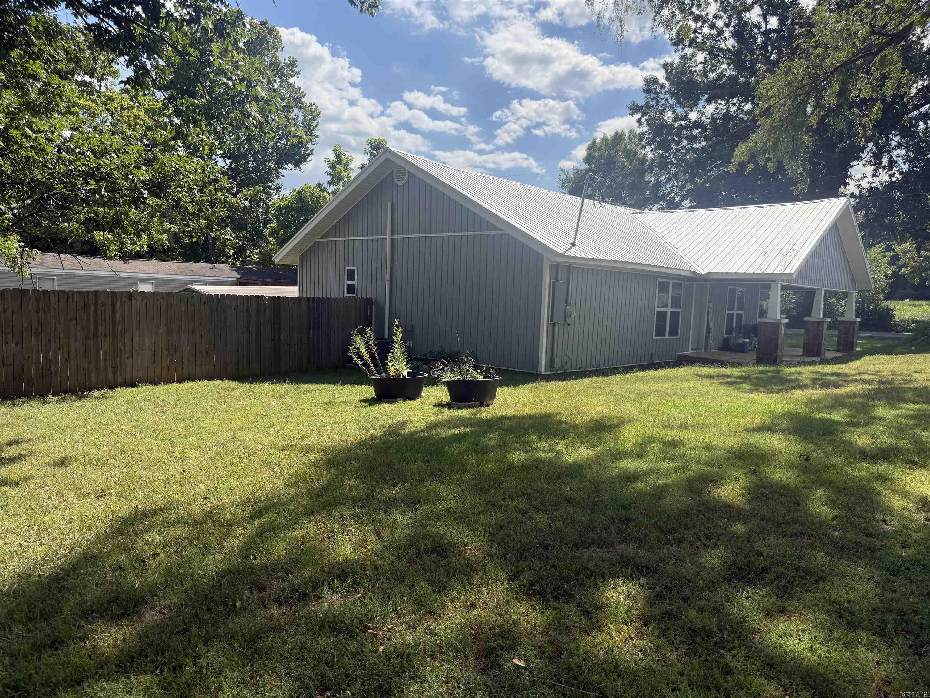 69 College Street Property Photo 17