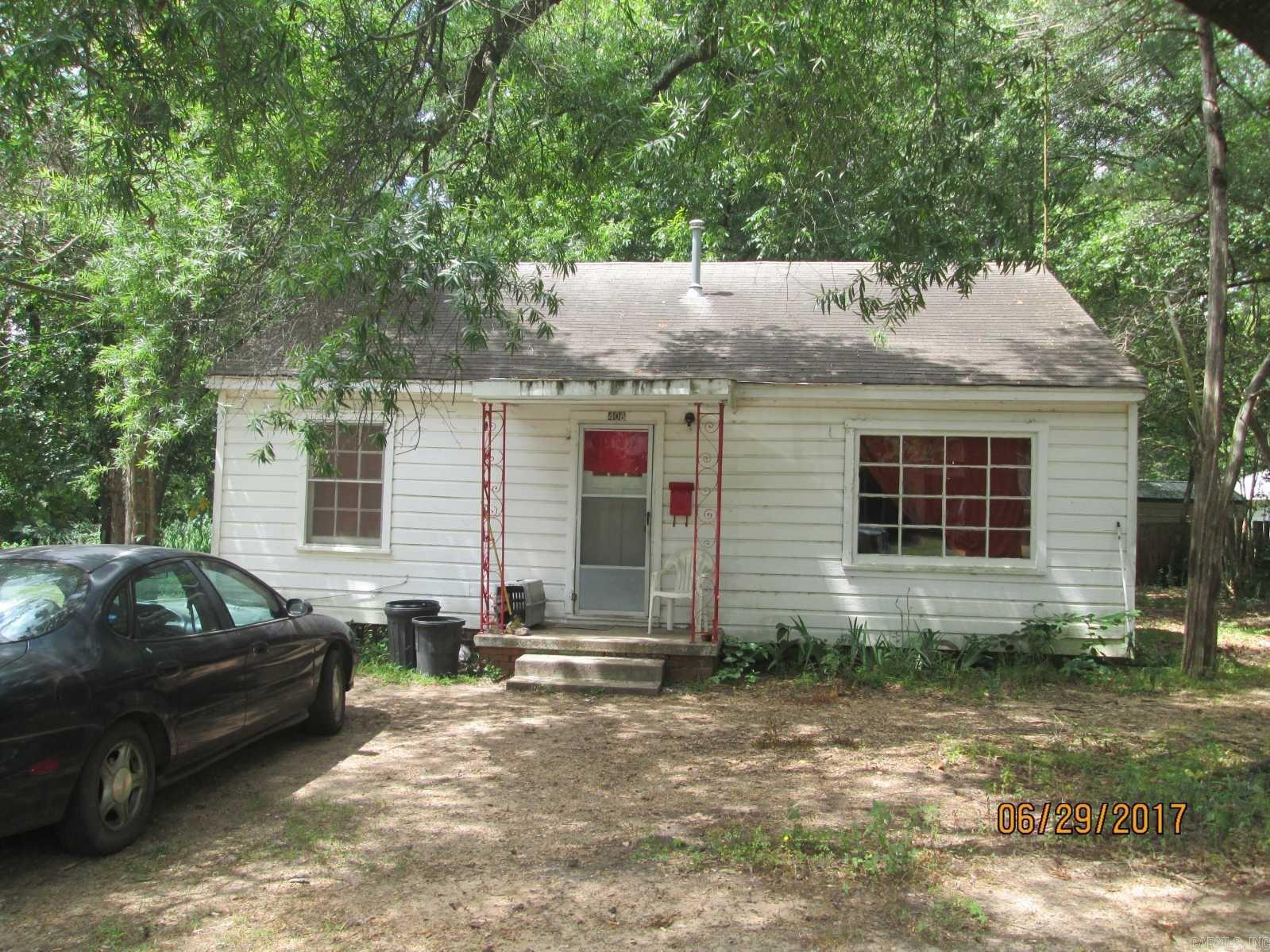 408 Calvin St Property Photo 1