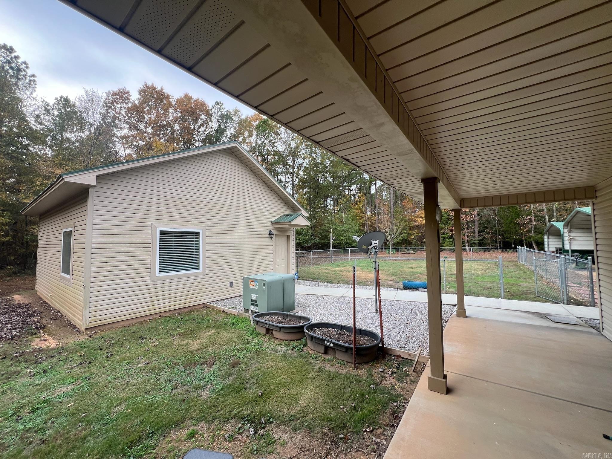 2327 Hwy 7n Property Photo 7
