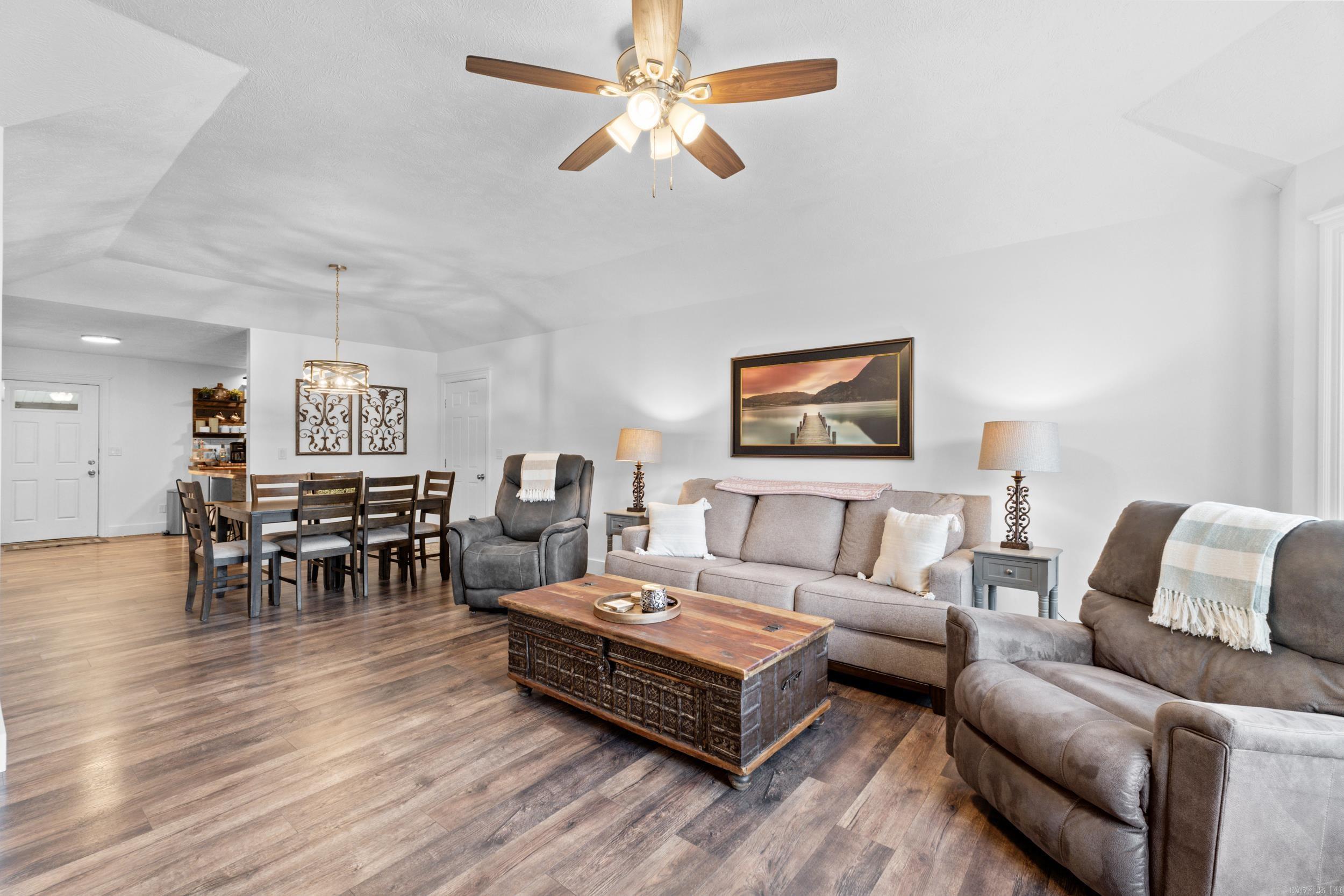 23 Apache Circle Property Photo 2