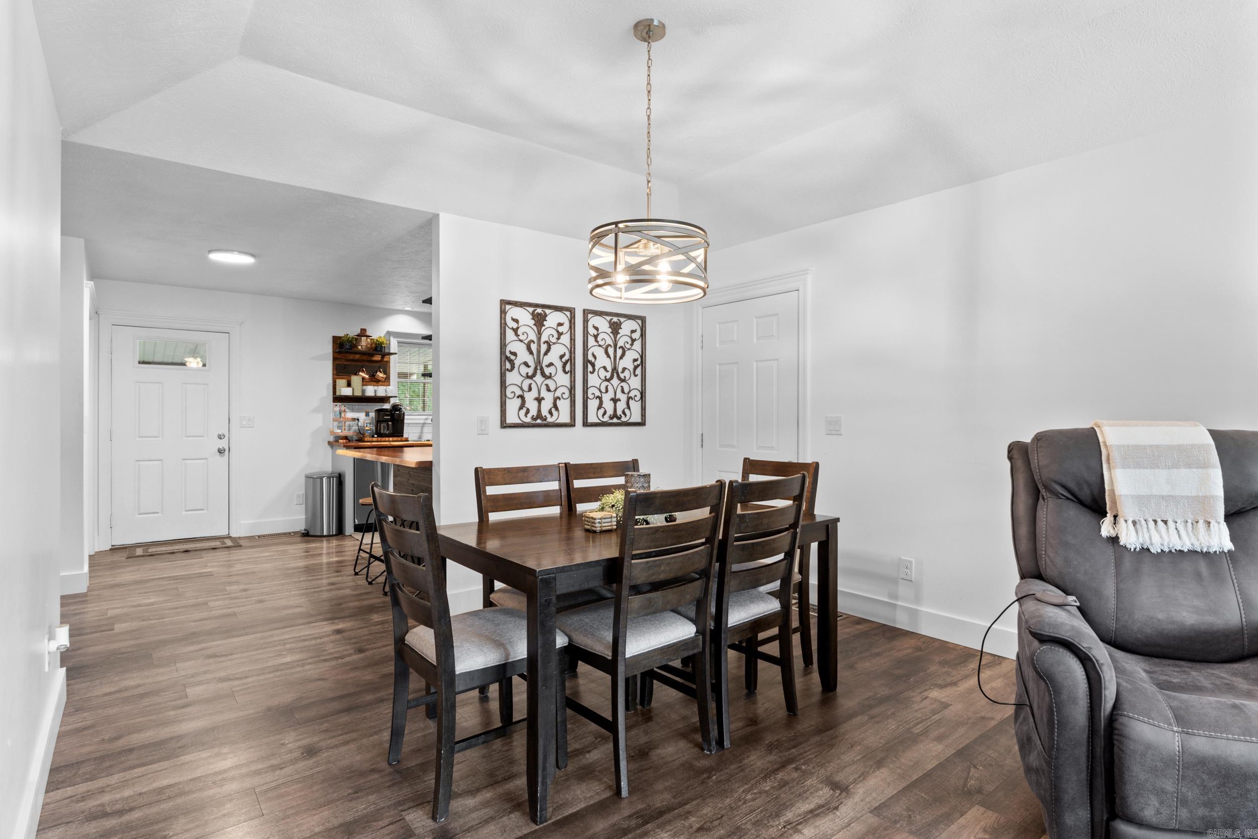 23 Apache Circle Property Photo 4