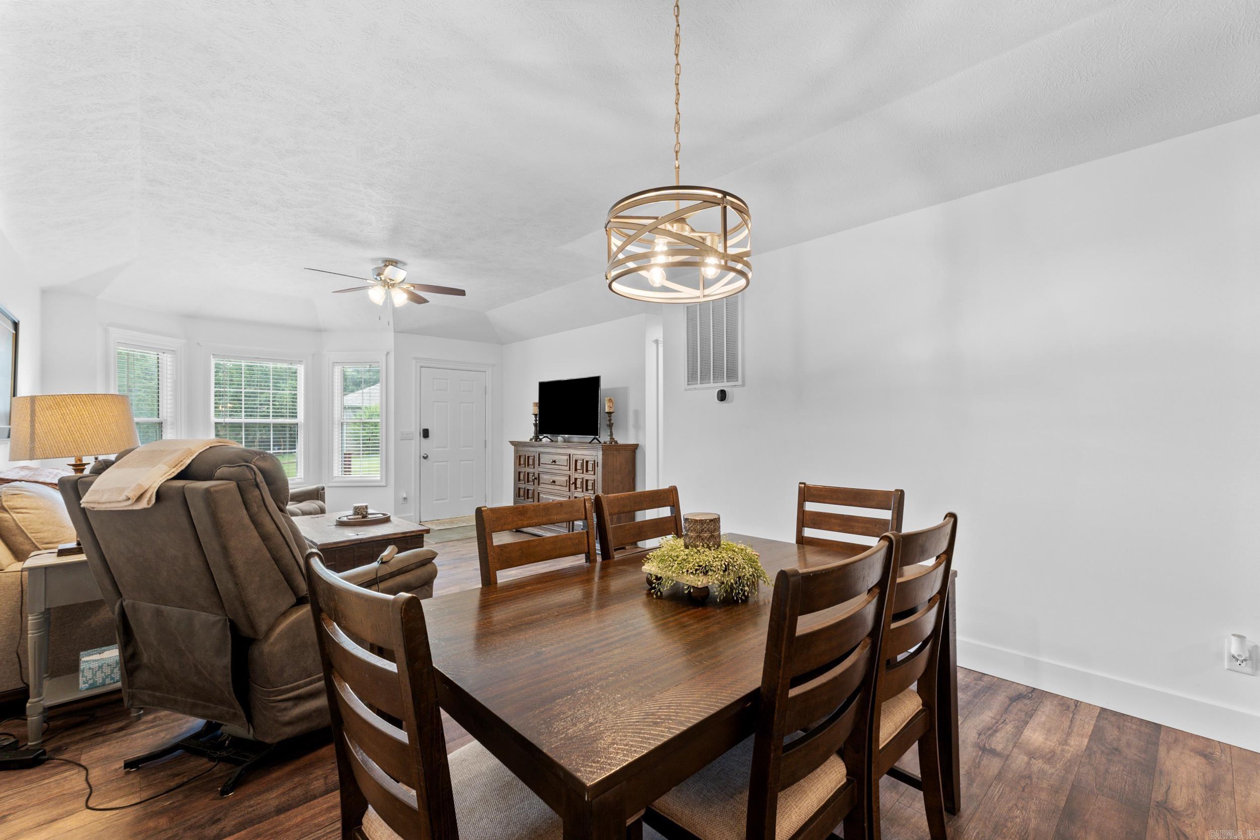 23 Apache Circle Property Photo 5
