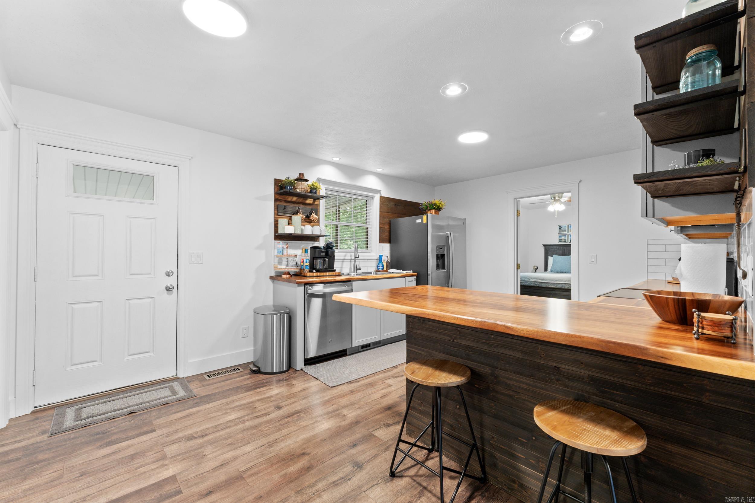 23 Apache Circle Property Photo 6