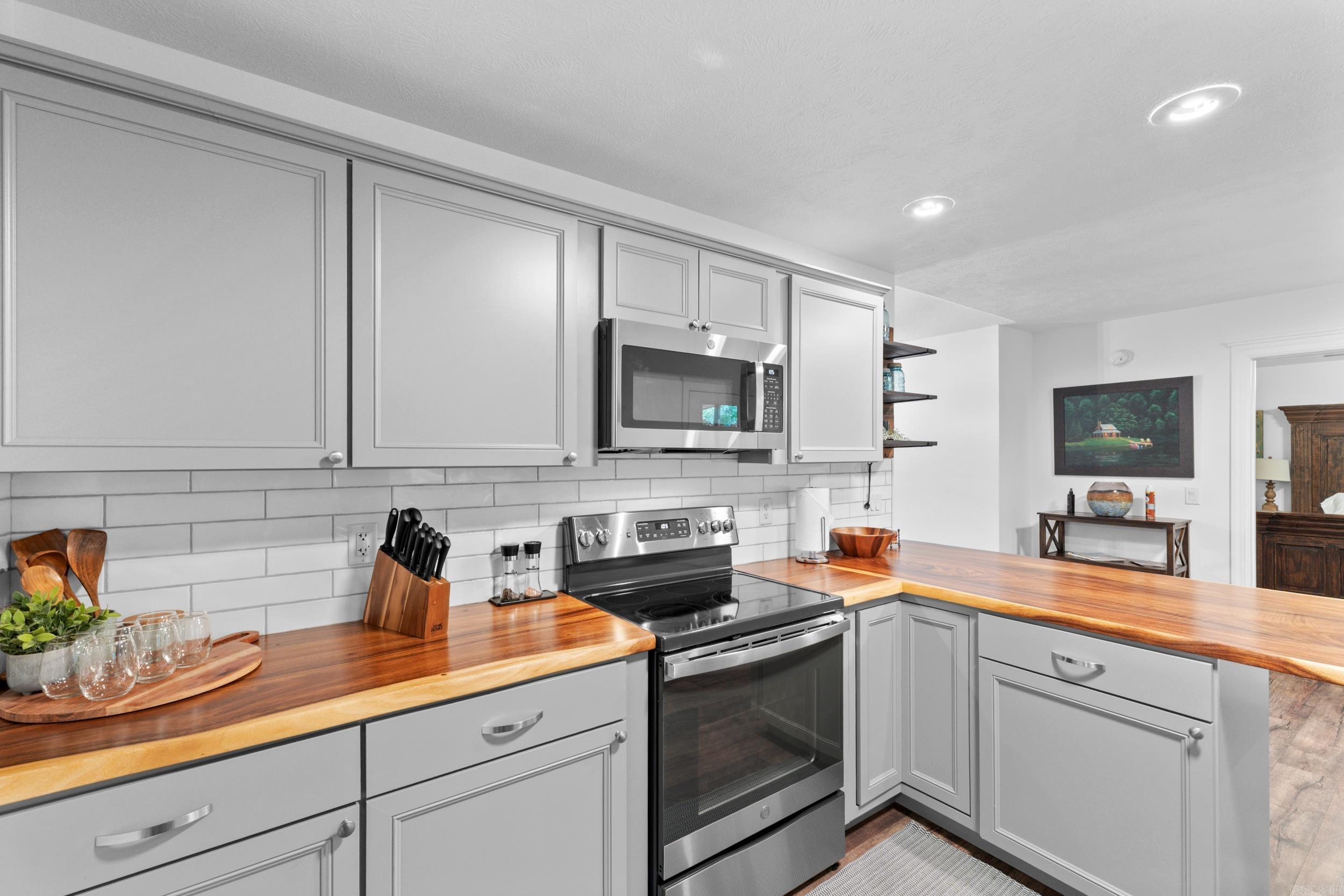 23 Apache Circle Property Photo 9