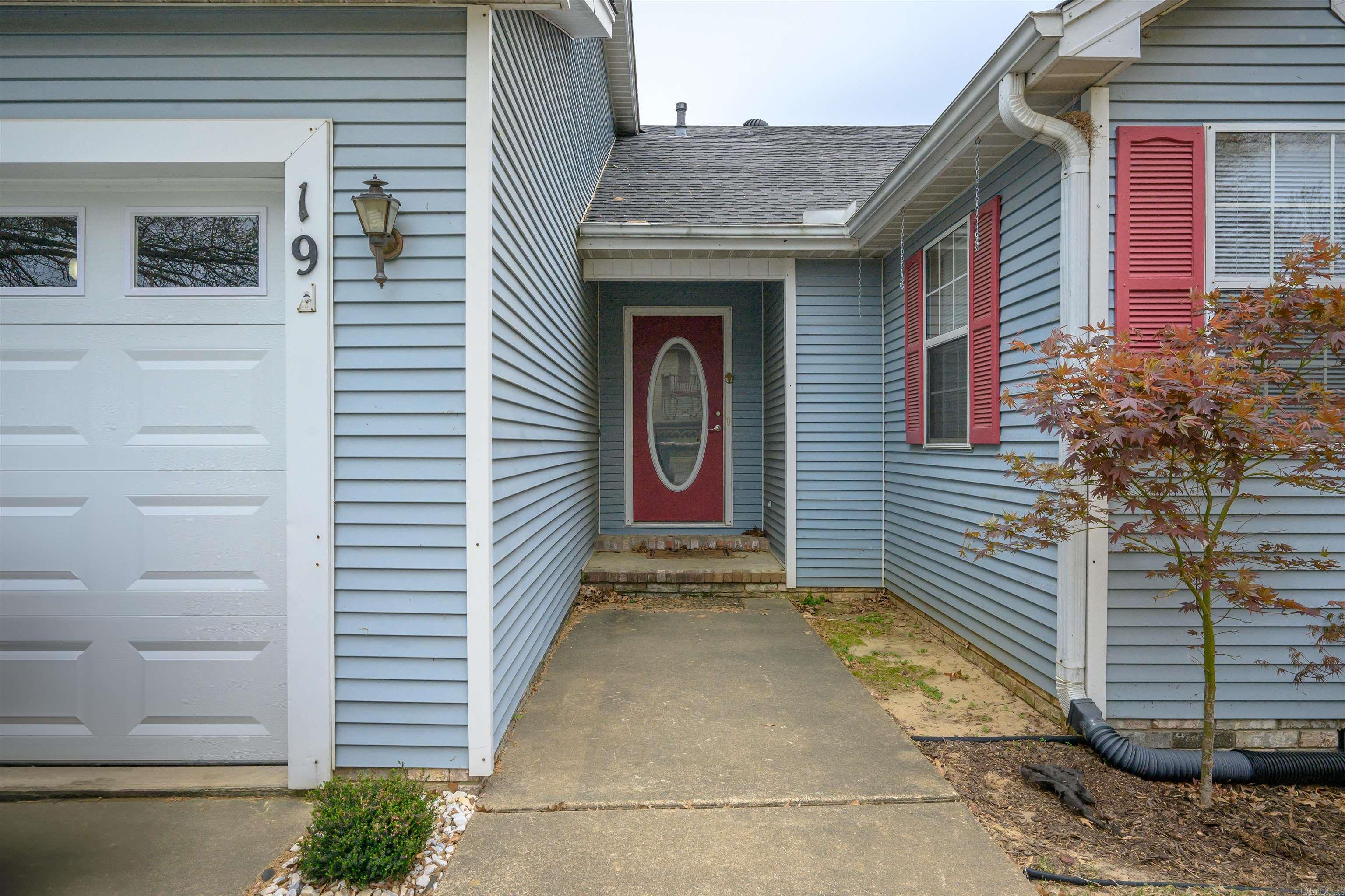 19 White Oak Circle Property Photo 2