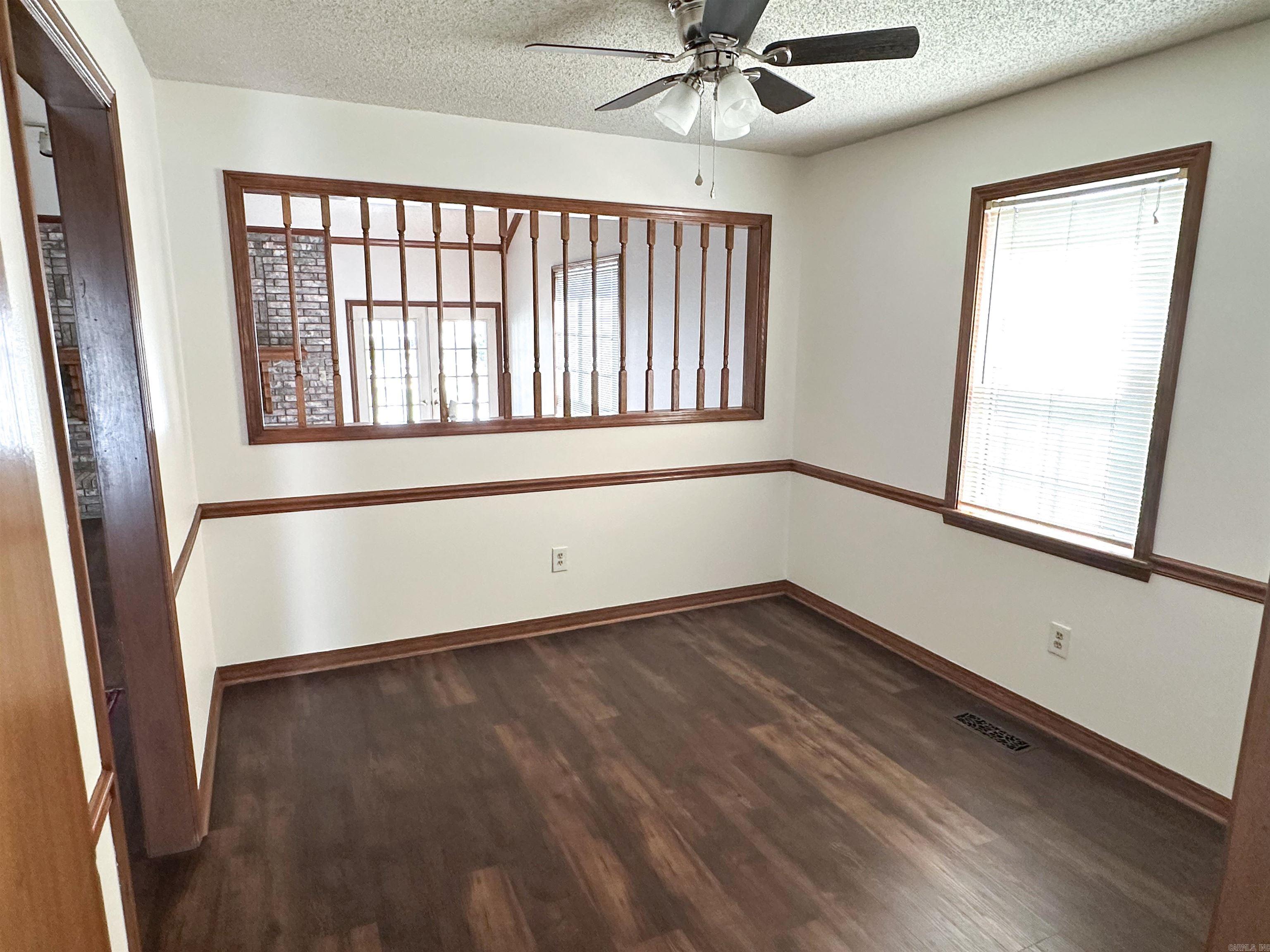 19 White Oak Circle Property Photo 6