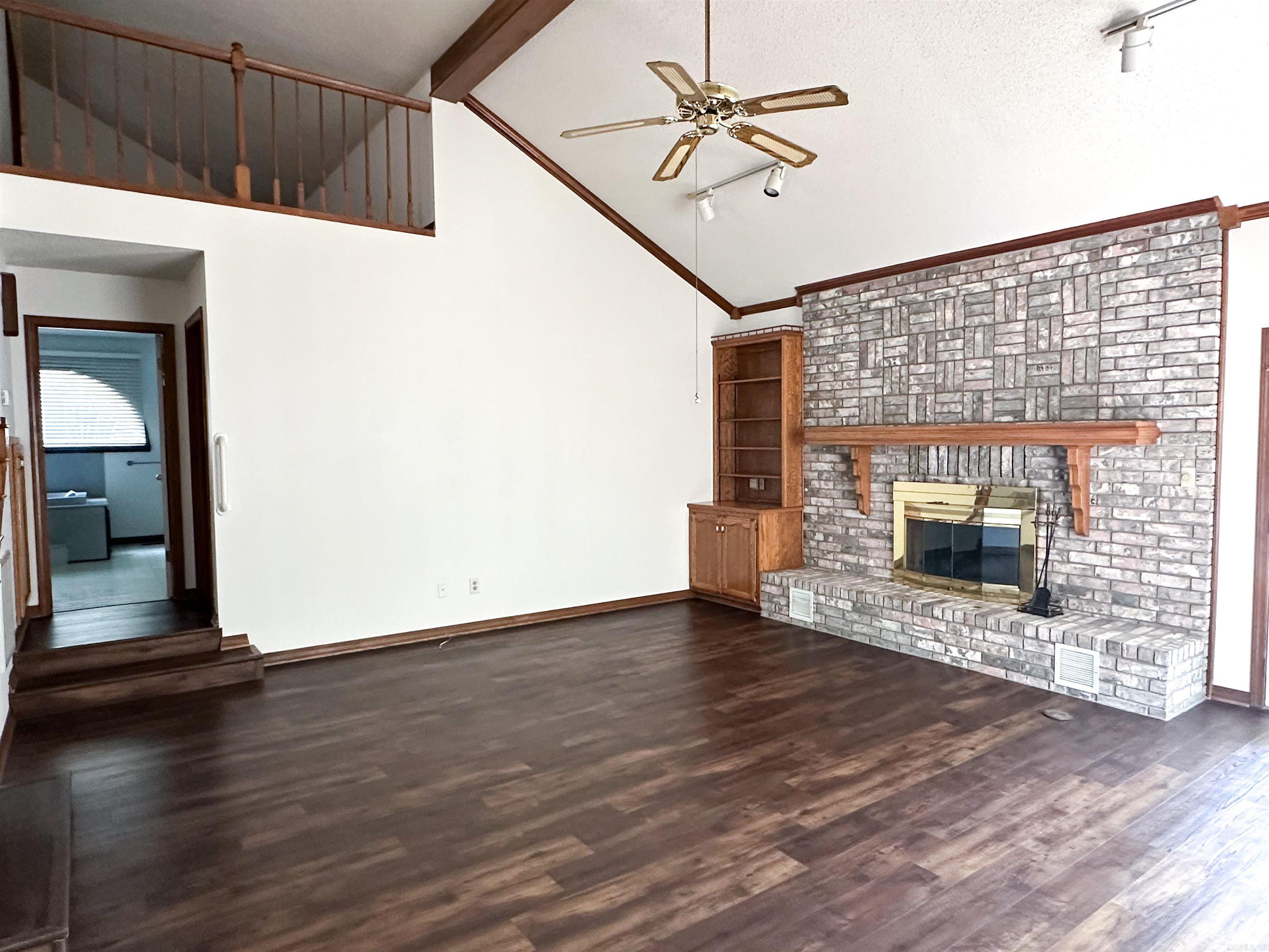 19 White Oak Circle Property Photo 9