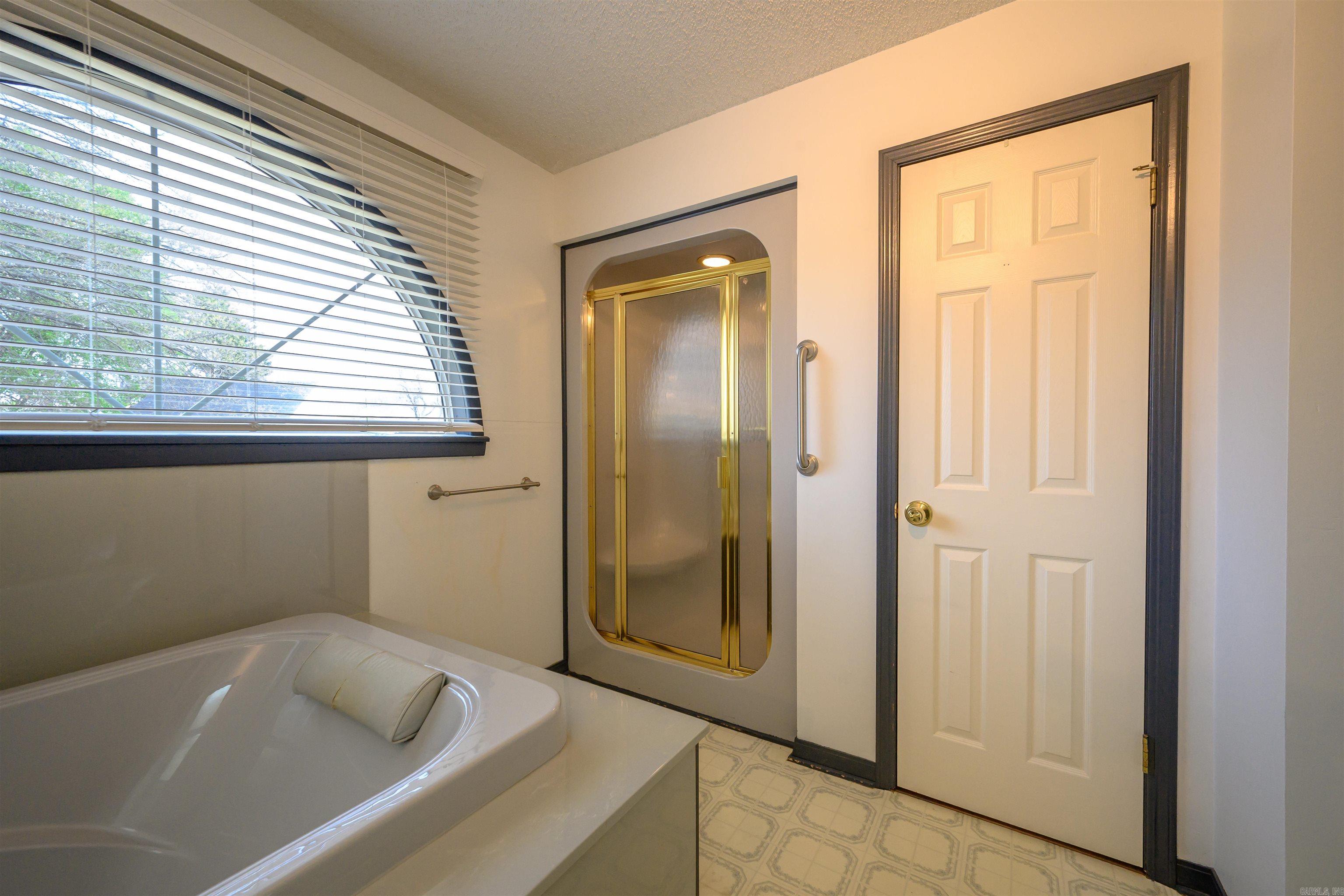 19 White Oak Circle Property Photo 15