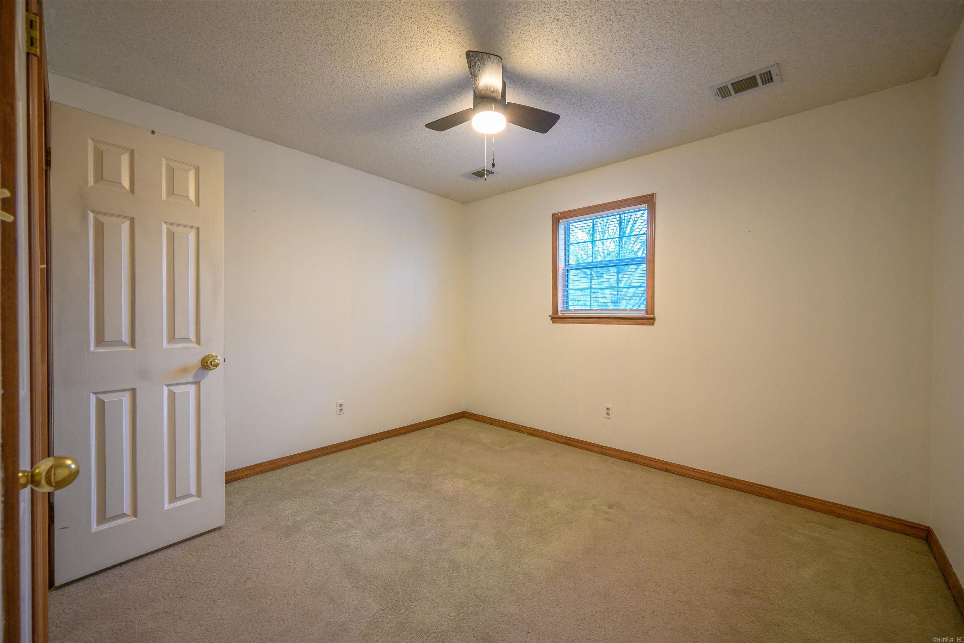 19 White Oak Circle Property Photo 17