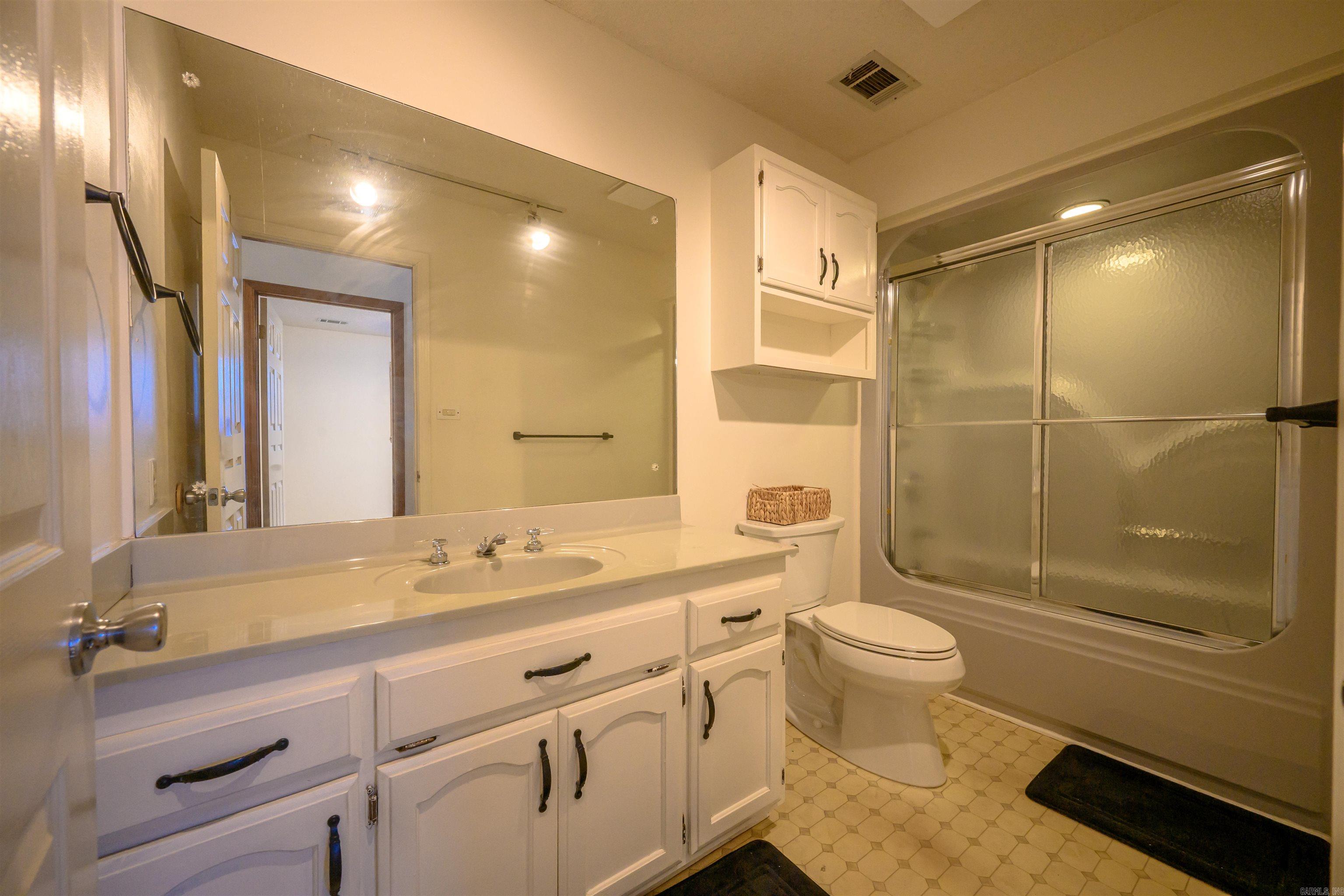 19 White Oak Circle Property Photo 20