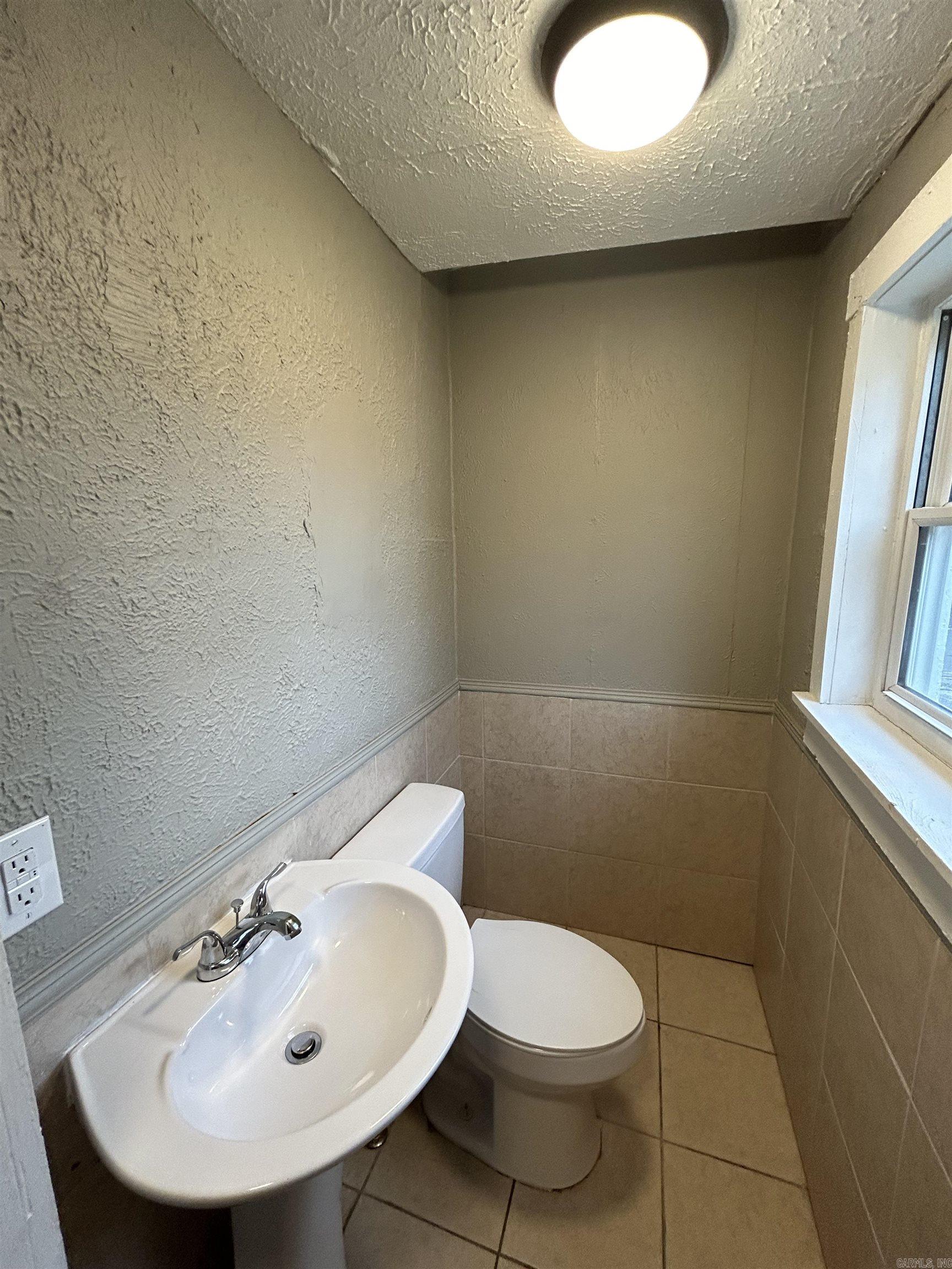 407 Henry Street 3 Property Photo 7