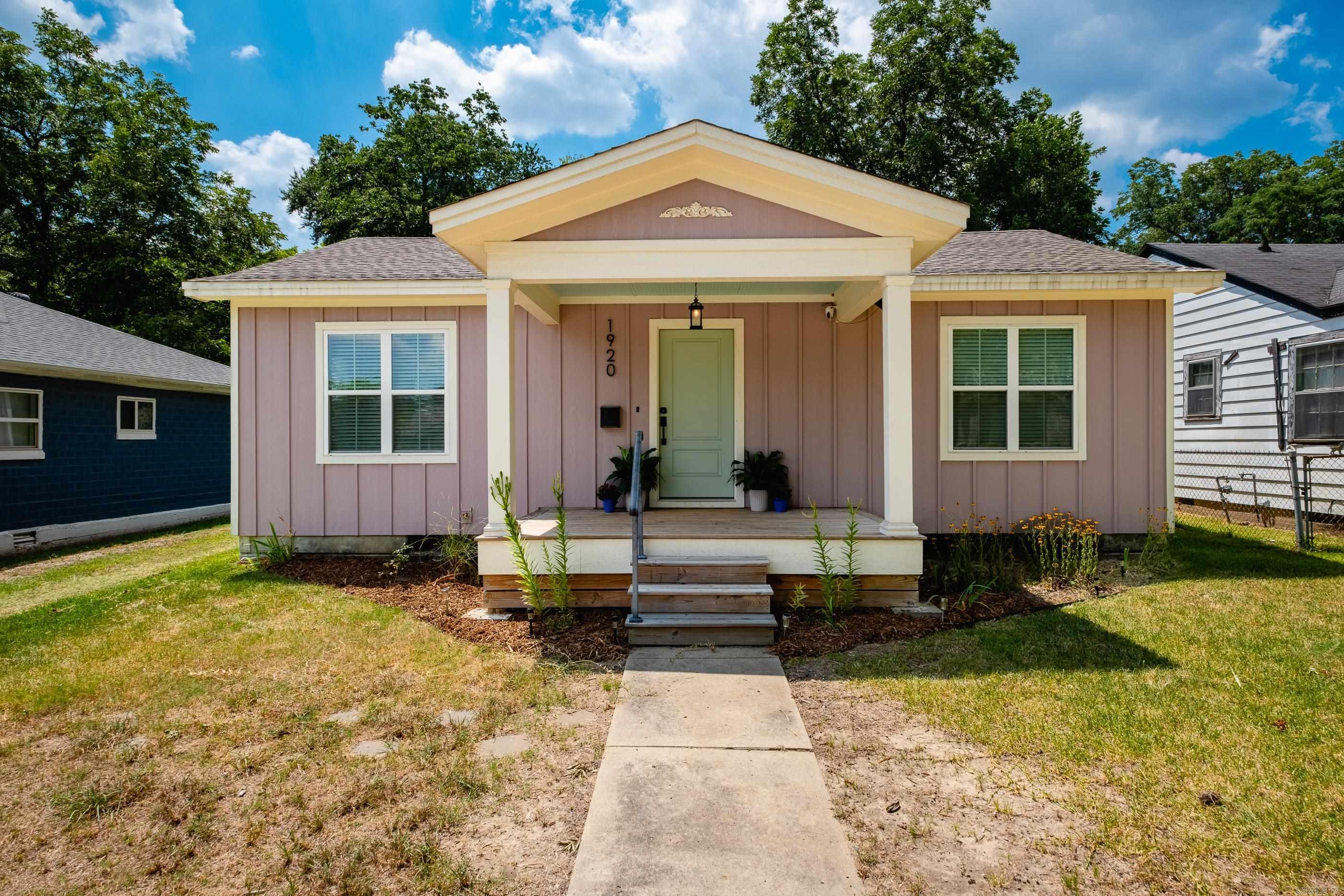 1920 Bragg Street Property Photo 1