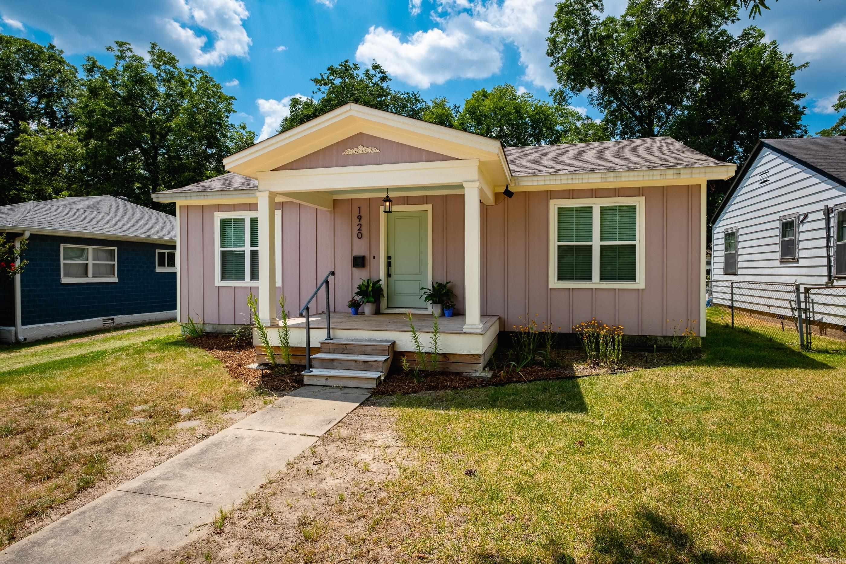 1920 Bragg Street Property Photo 3