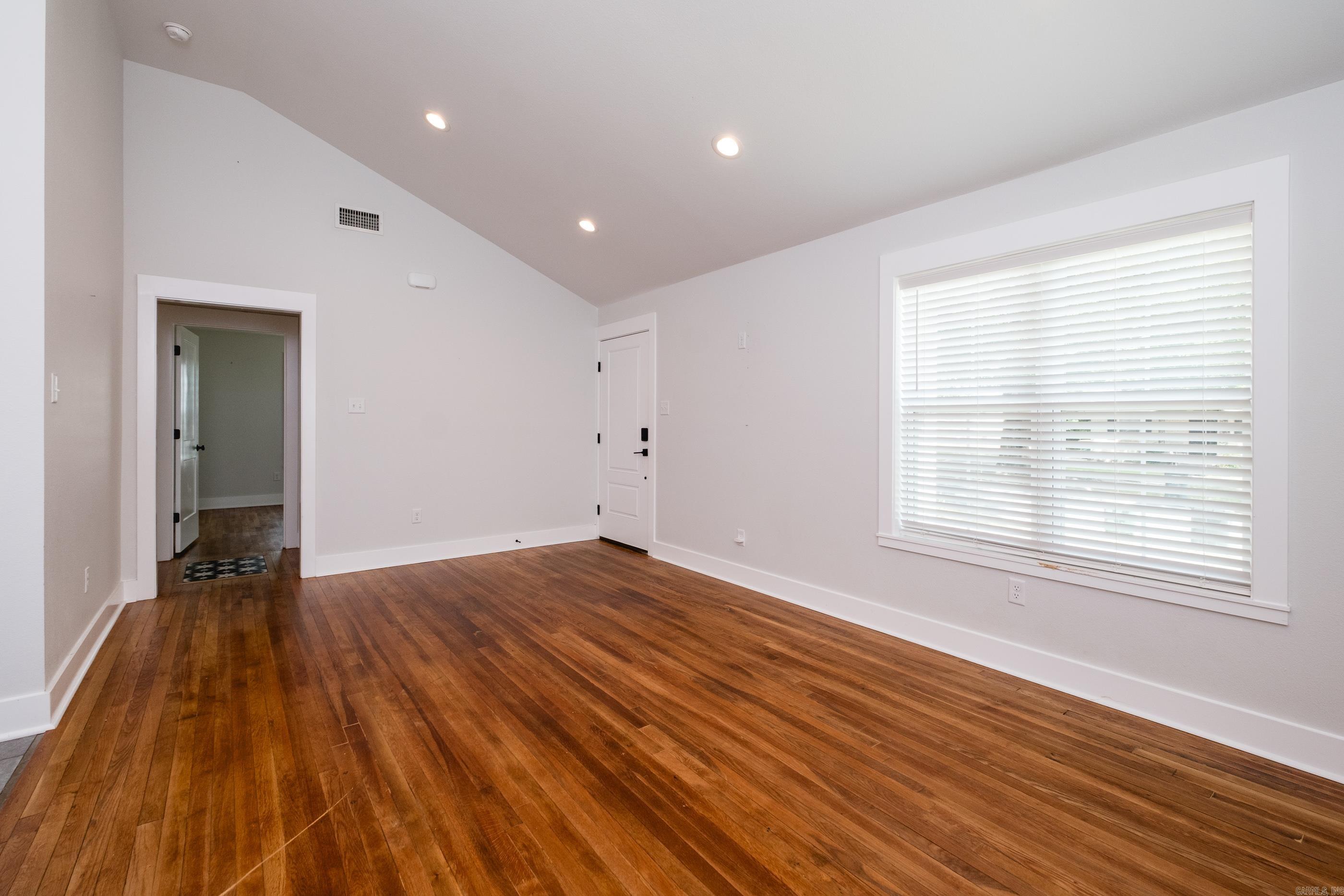 1920 Bragg Street Property Photo 7