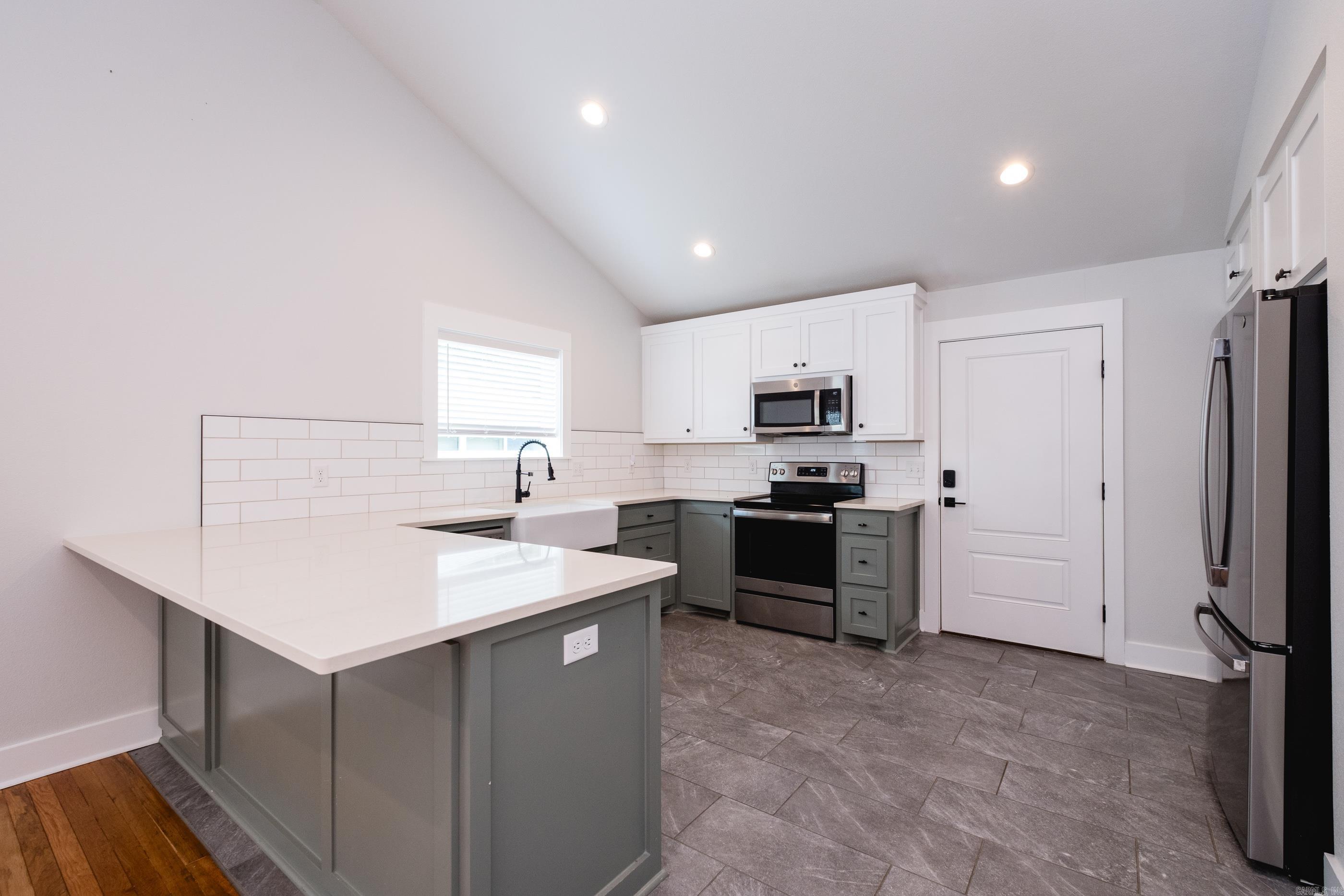 1920 Bragg Street Property Photo 11