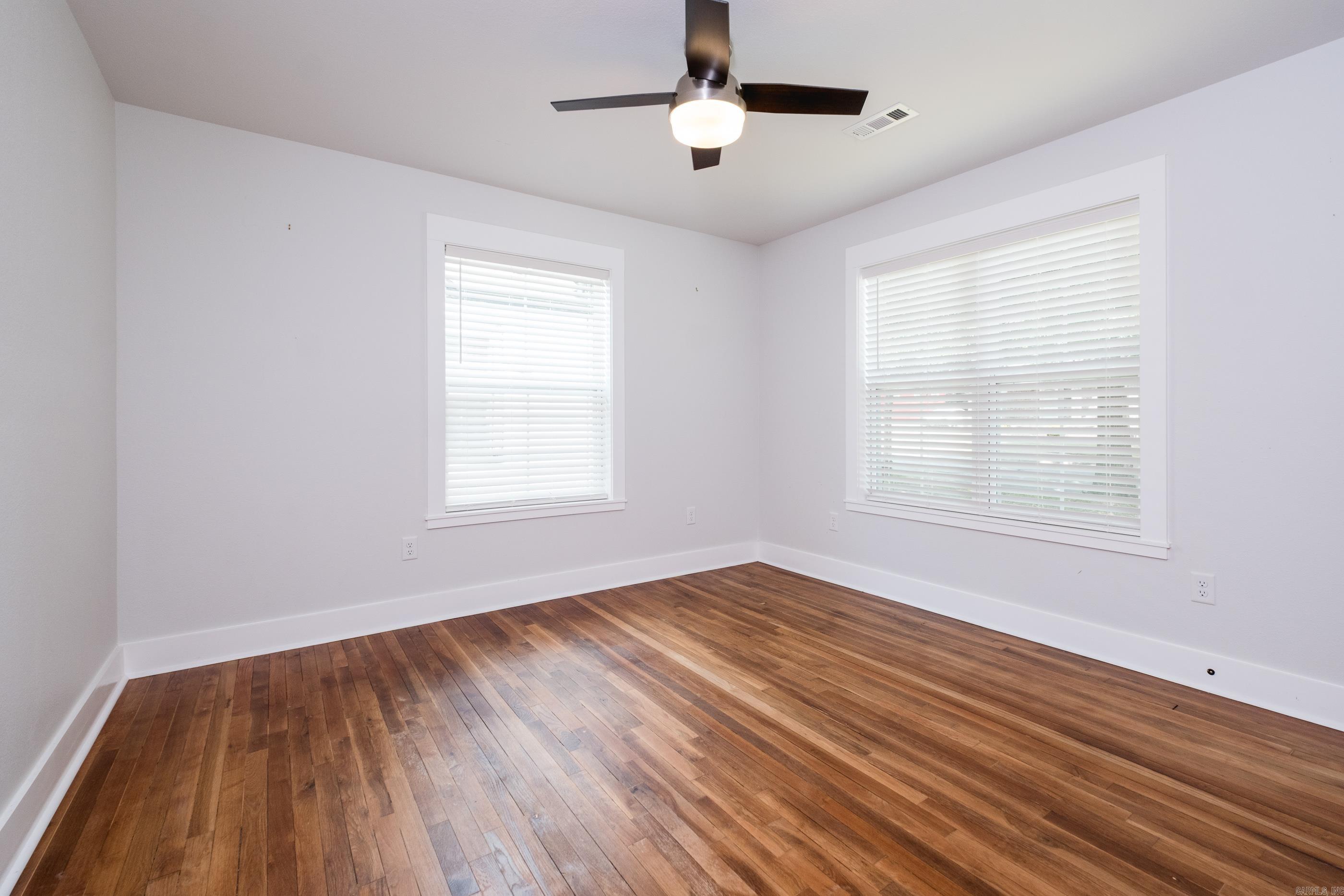 1920 Bragg Street Property Photo 19