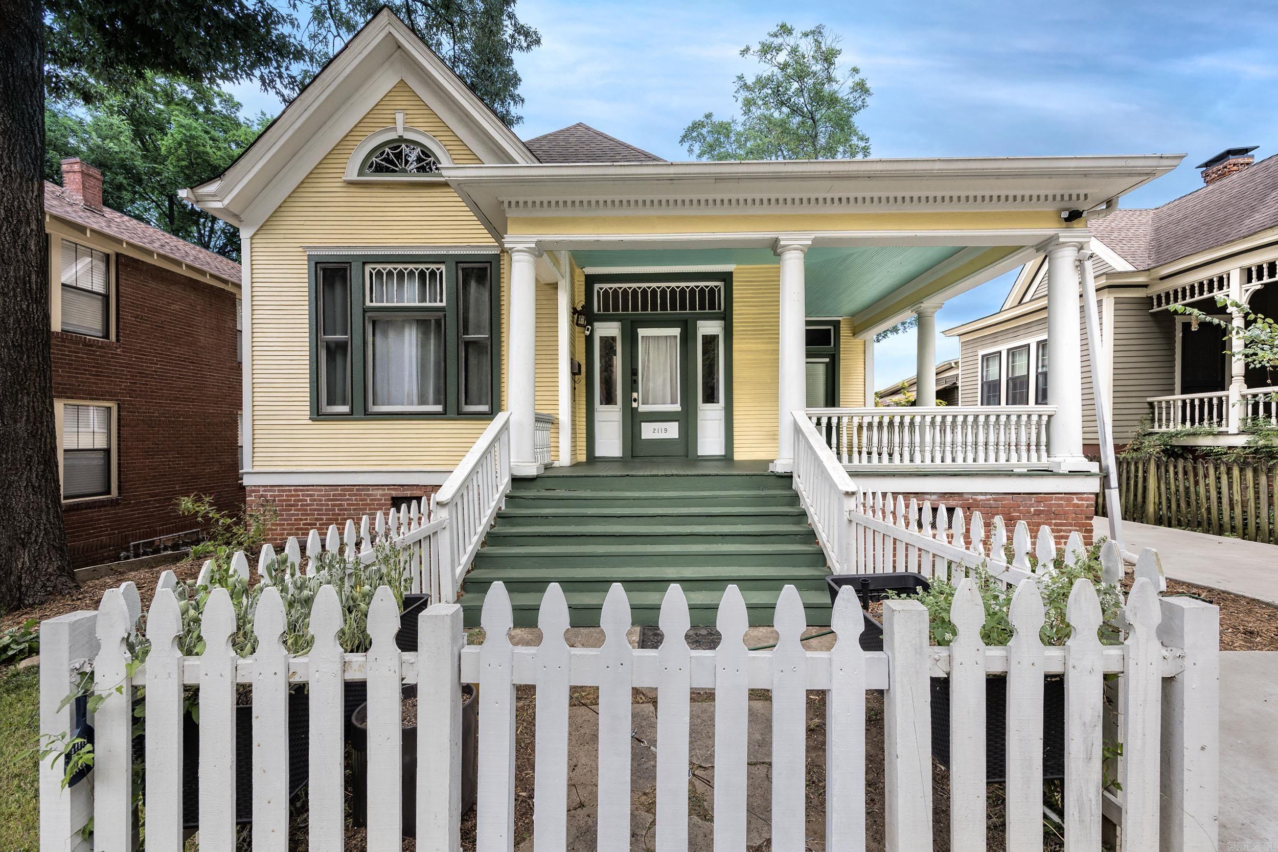 2119 S Scott Street Property Photo 4