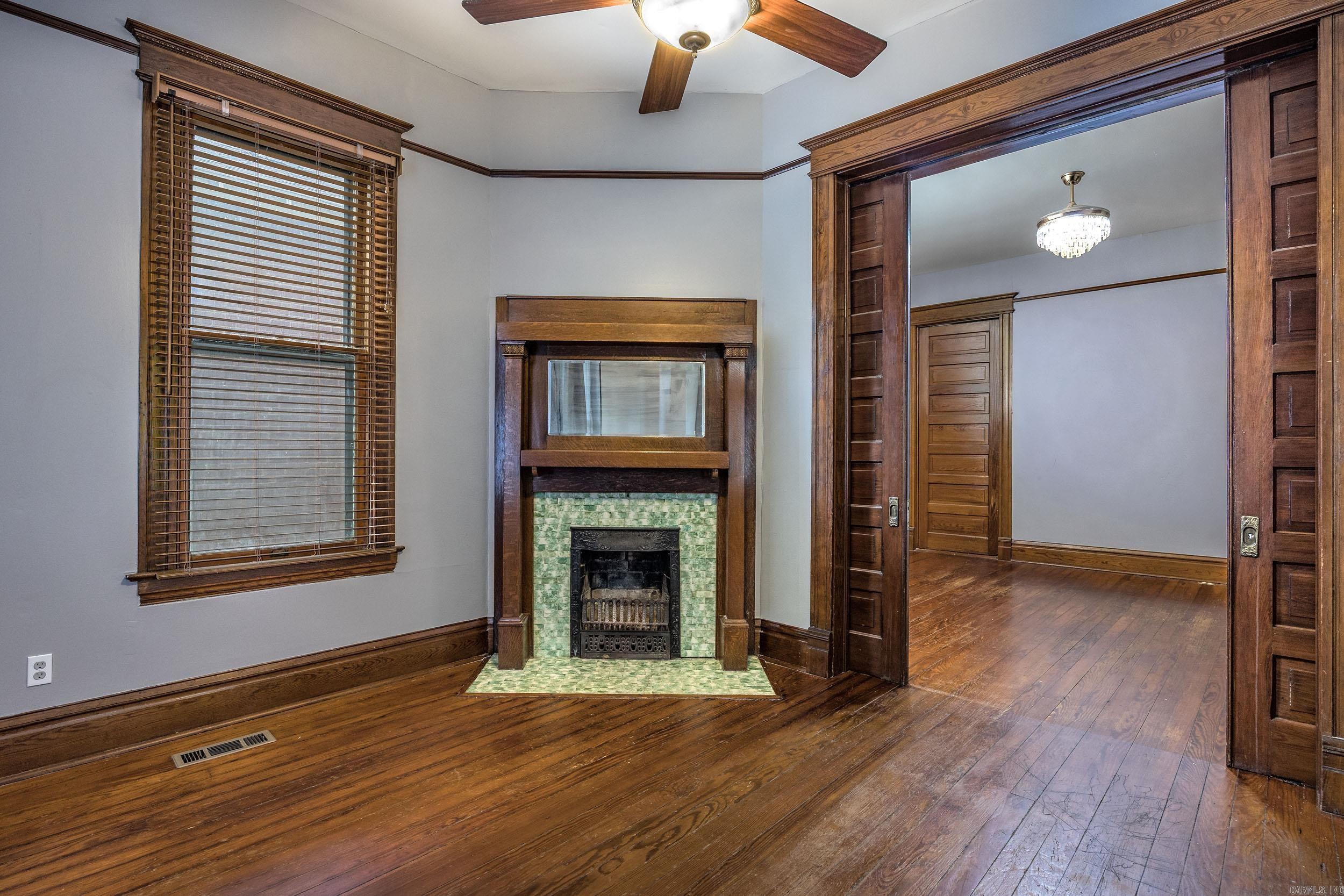 2119 S Scott Street Property Photo 8